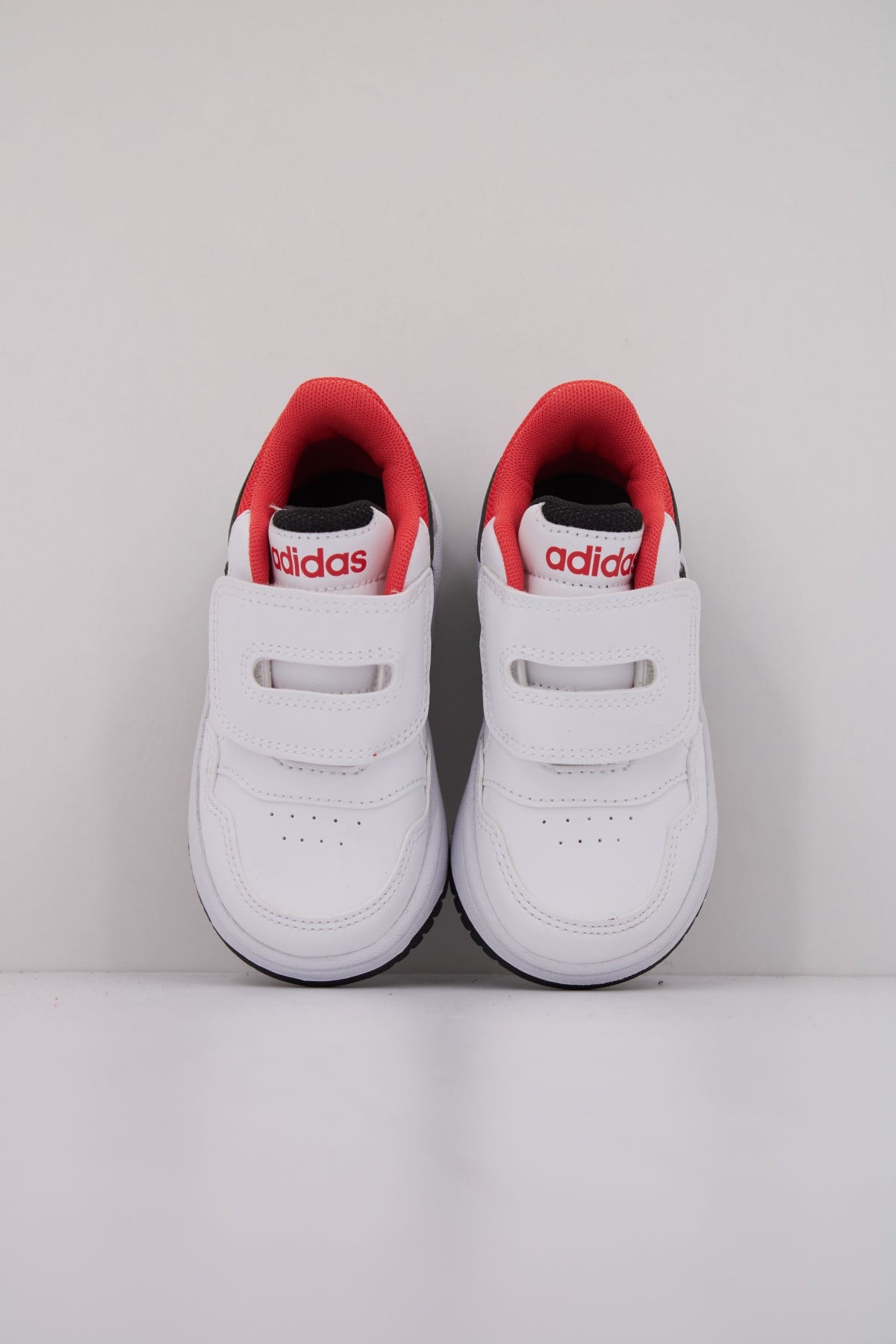 ADIDAS  HOOPS . CF I  en color BLANCO  (3)