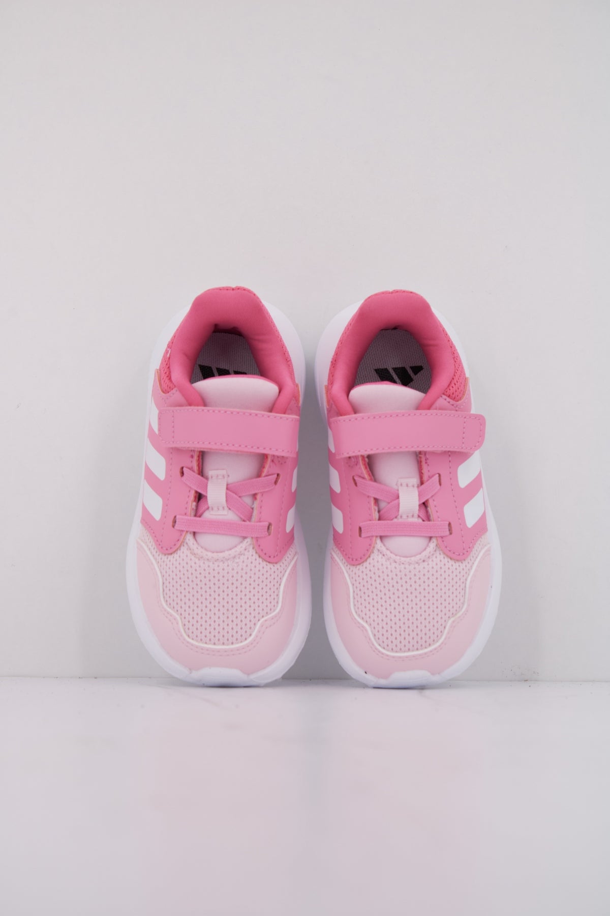 ADIDAS TENSAUR RUN . EL en color ROSA  (3)