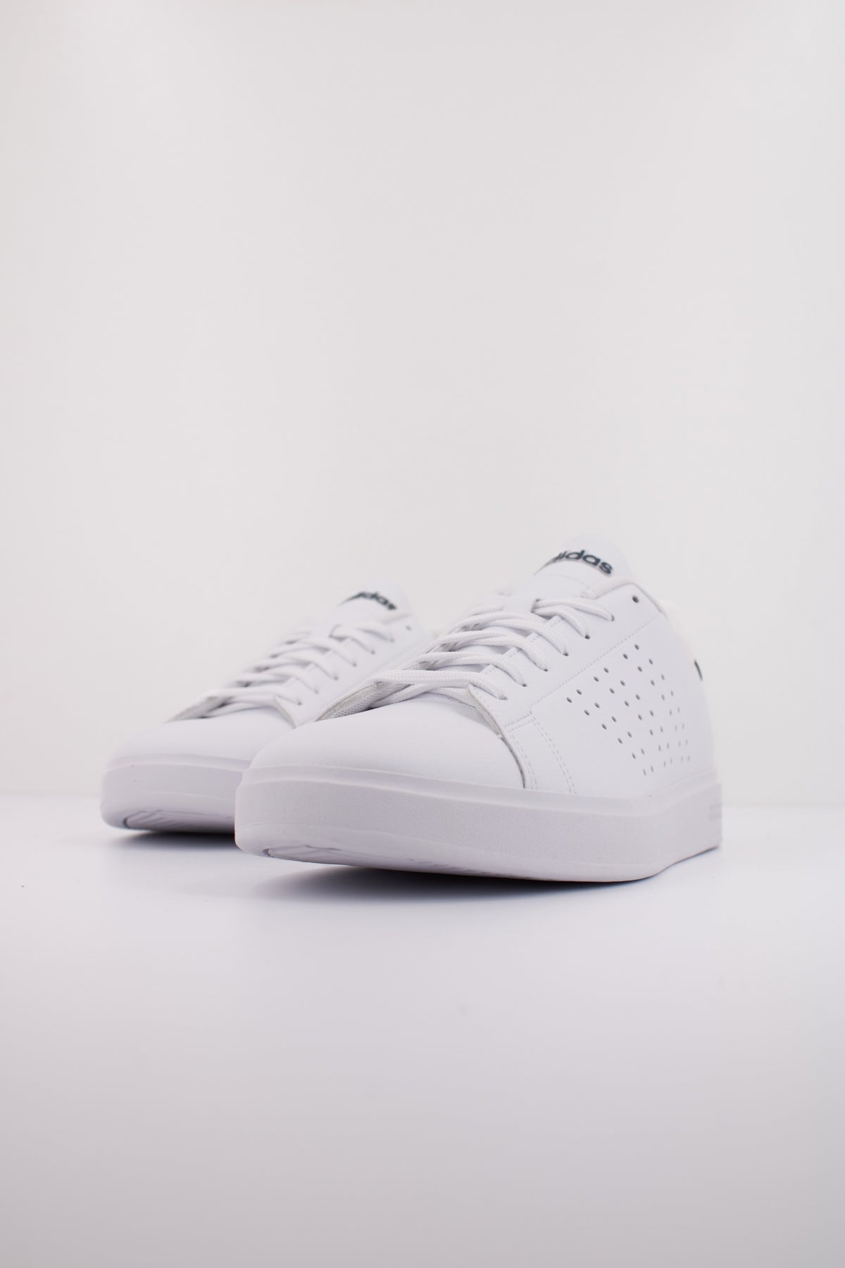 ADIDAS ADVANTAGE . en color BLANCO  (2)