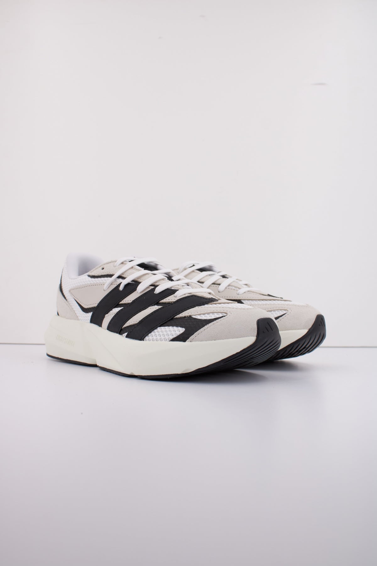 ADIDAS LIGHTBLAZE en color BEIS  (2)