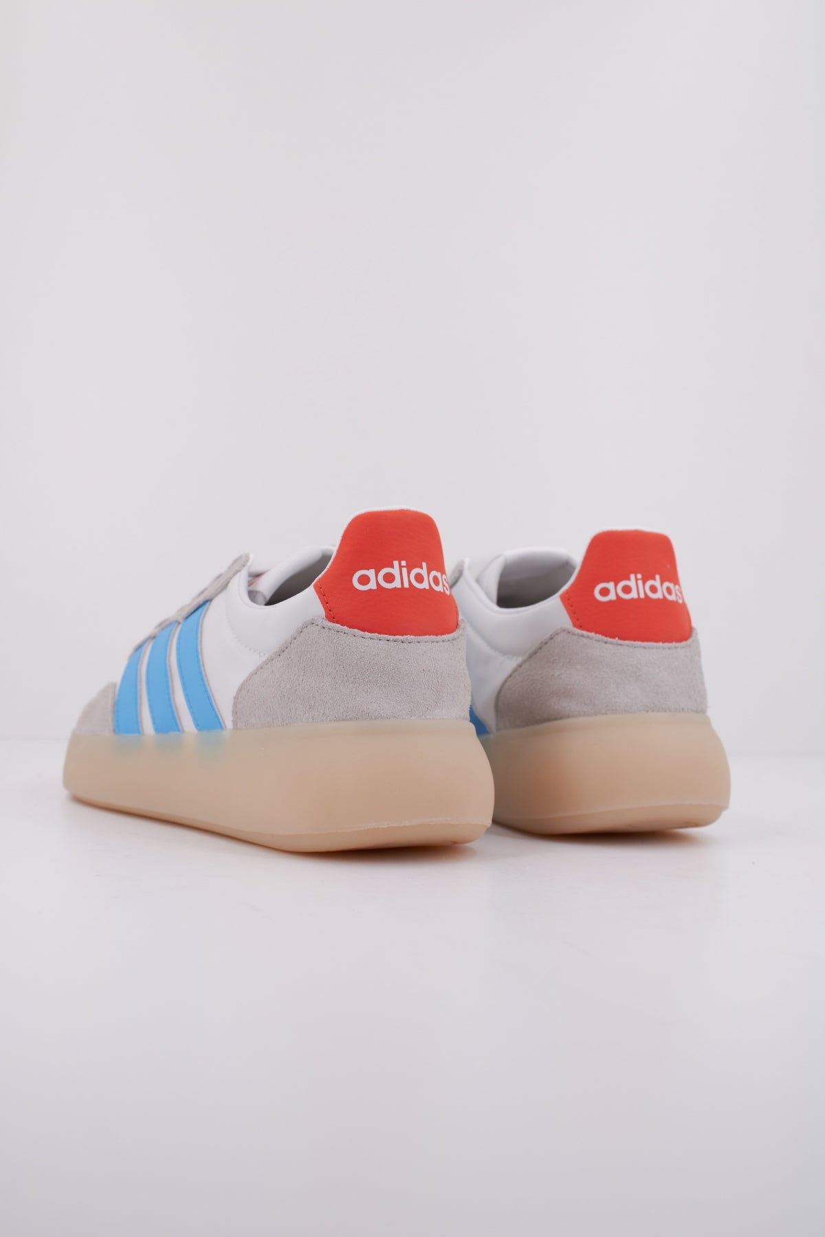 ADIDAS BARREDA DECODE en color BLANCO  (4)