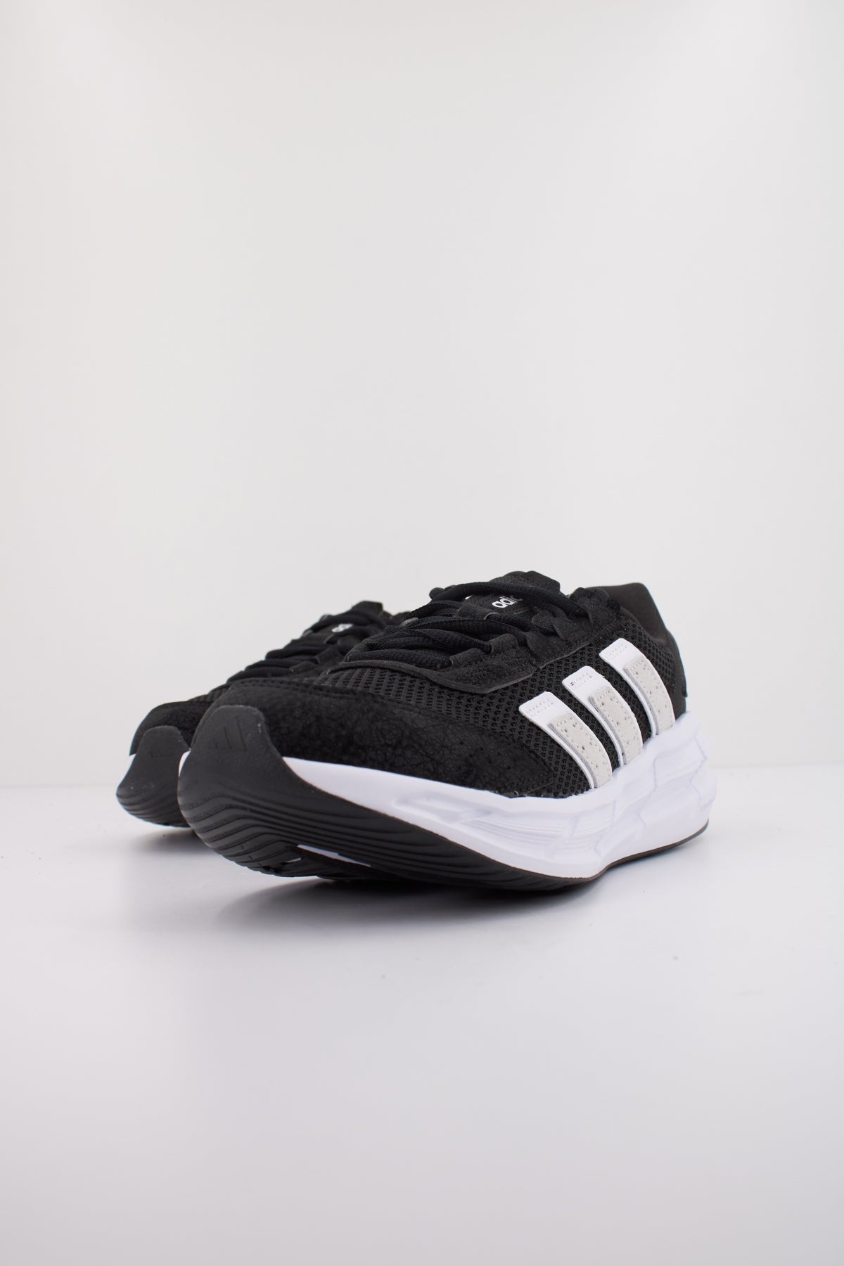 ADIDAS  ASTRASTAR  en color NEGRO  (2)
