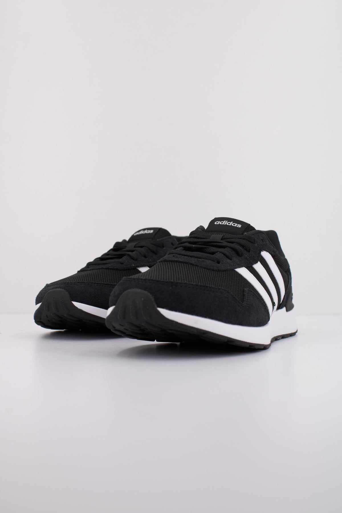 ADIDAS RUN s . en color NEGRO  (2)