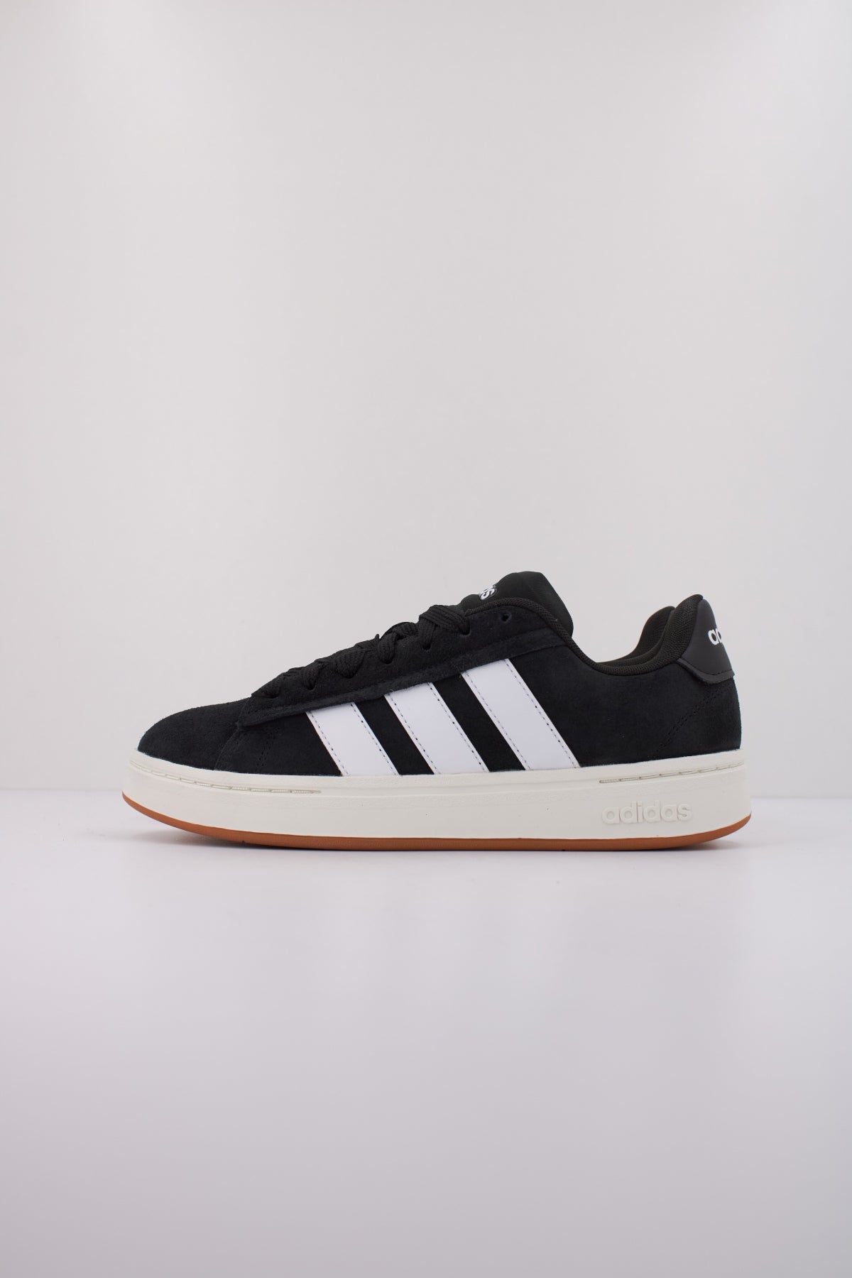 ADIDAS GRAND COURT ALPHA en color NEGRO  (1)