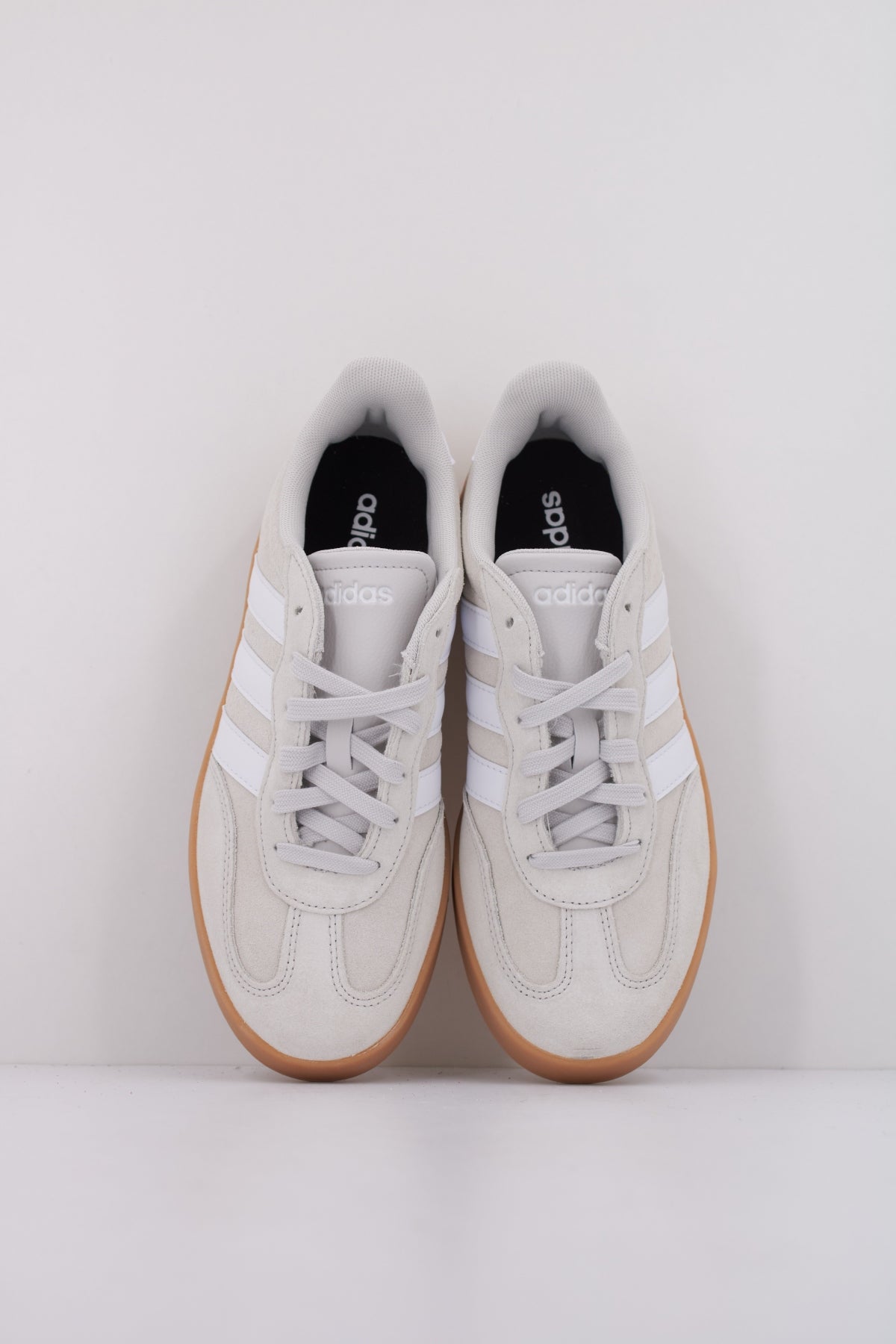 ADIDAS BARREDA en color BEIS  (3)