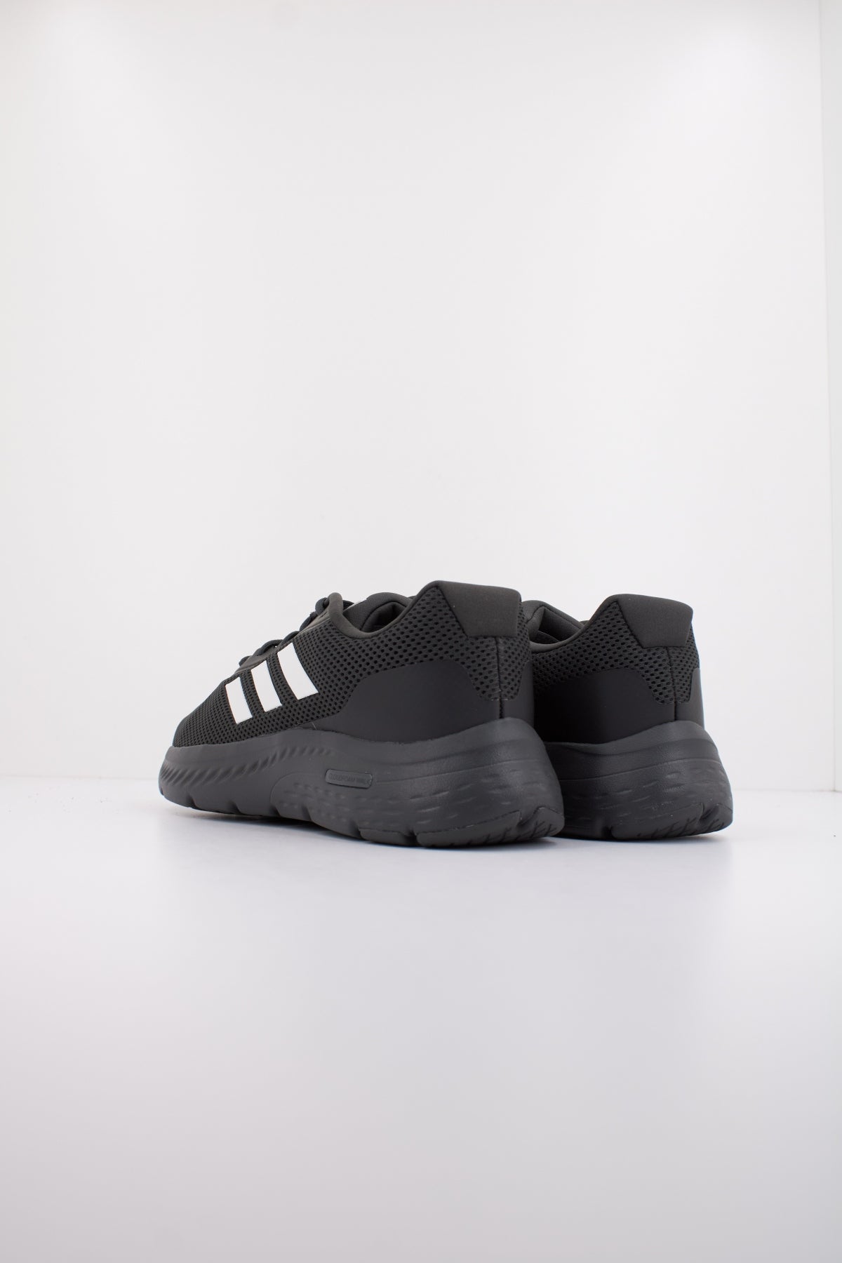 ADIDAS CLOUDFOAM MOVE en color NEGRO  (4)