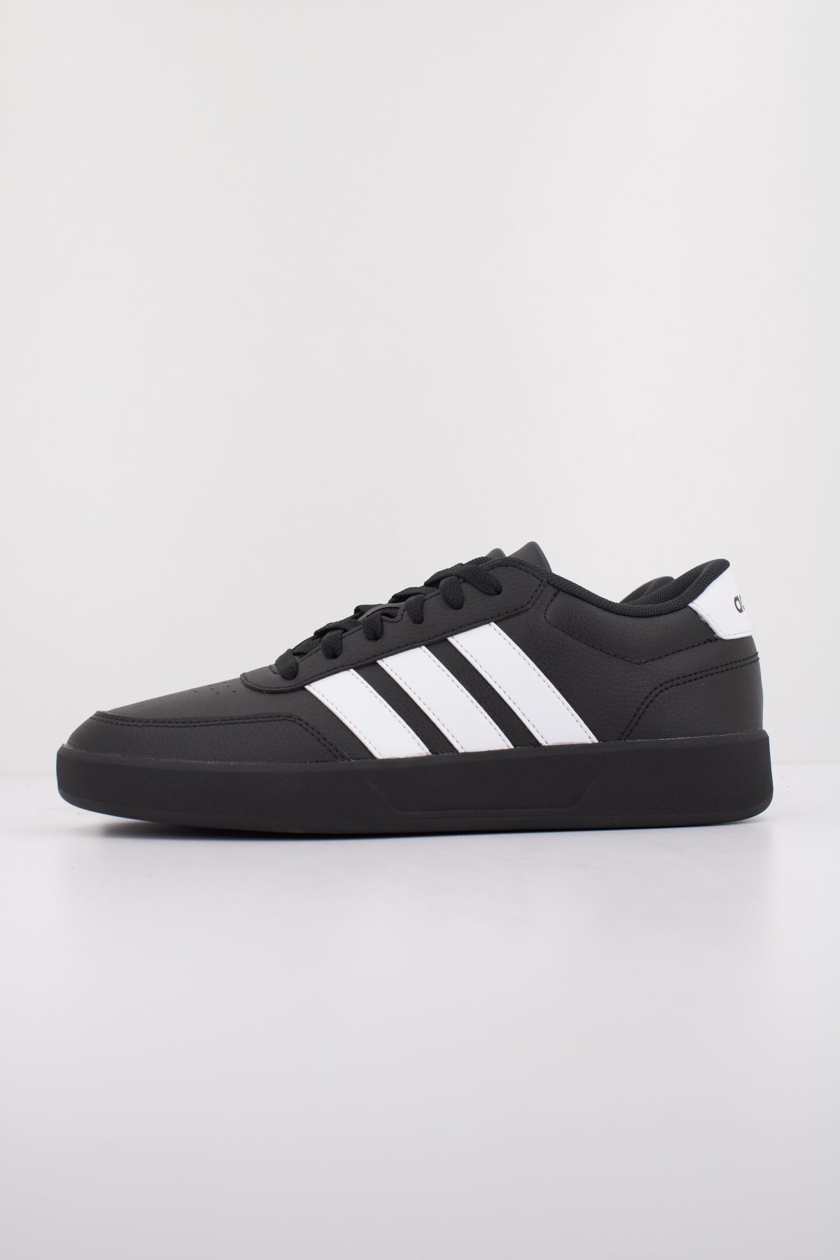 ADIDAS BREAKNET . en color NEGRO  (1)