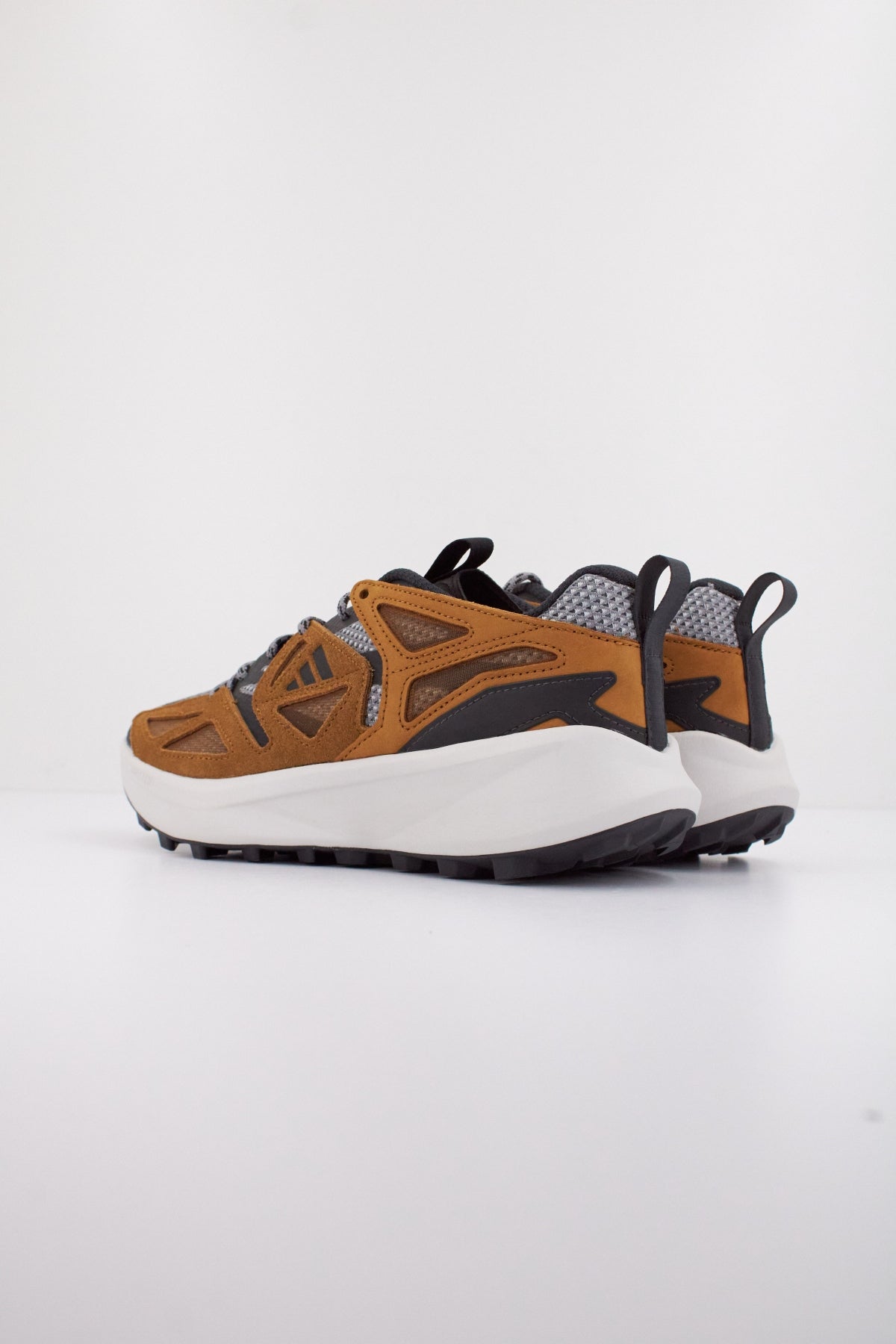 ADIDAS  KANTAI TRAIL  en color GRIS  (5)