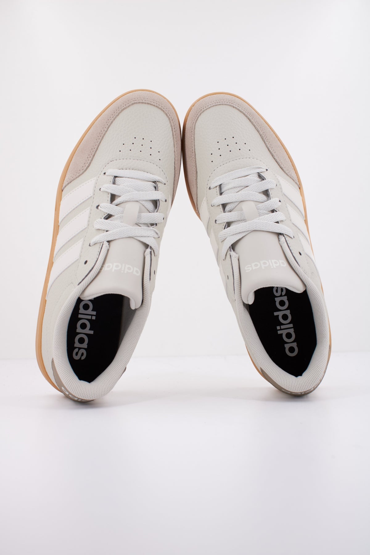 ADIDAS BREAKNET . en color GRIS  (3)