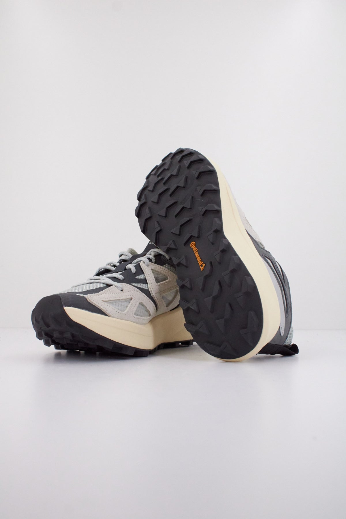ADIDAS  KANTAI TRAIL  en color GRIS  (5)