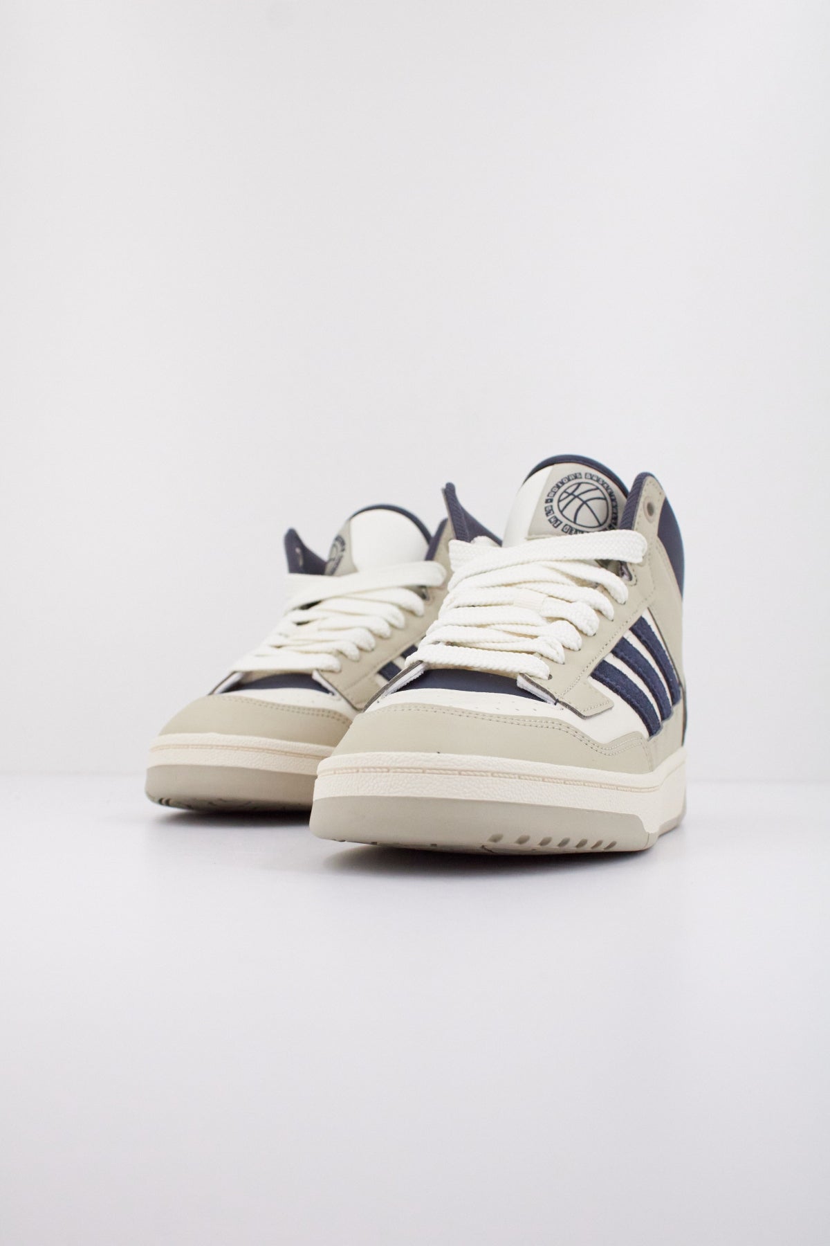 ADIDAS RAPID COURT MID en color BEIS  (2)