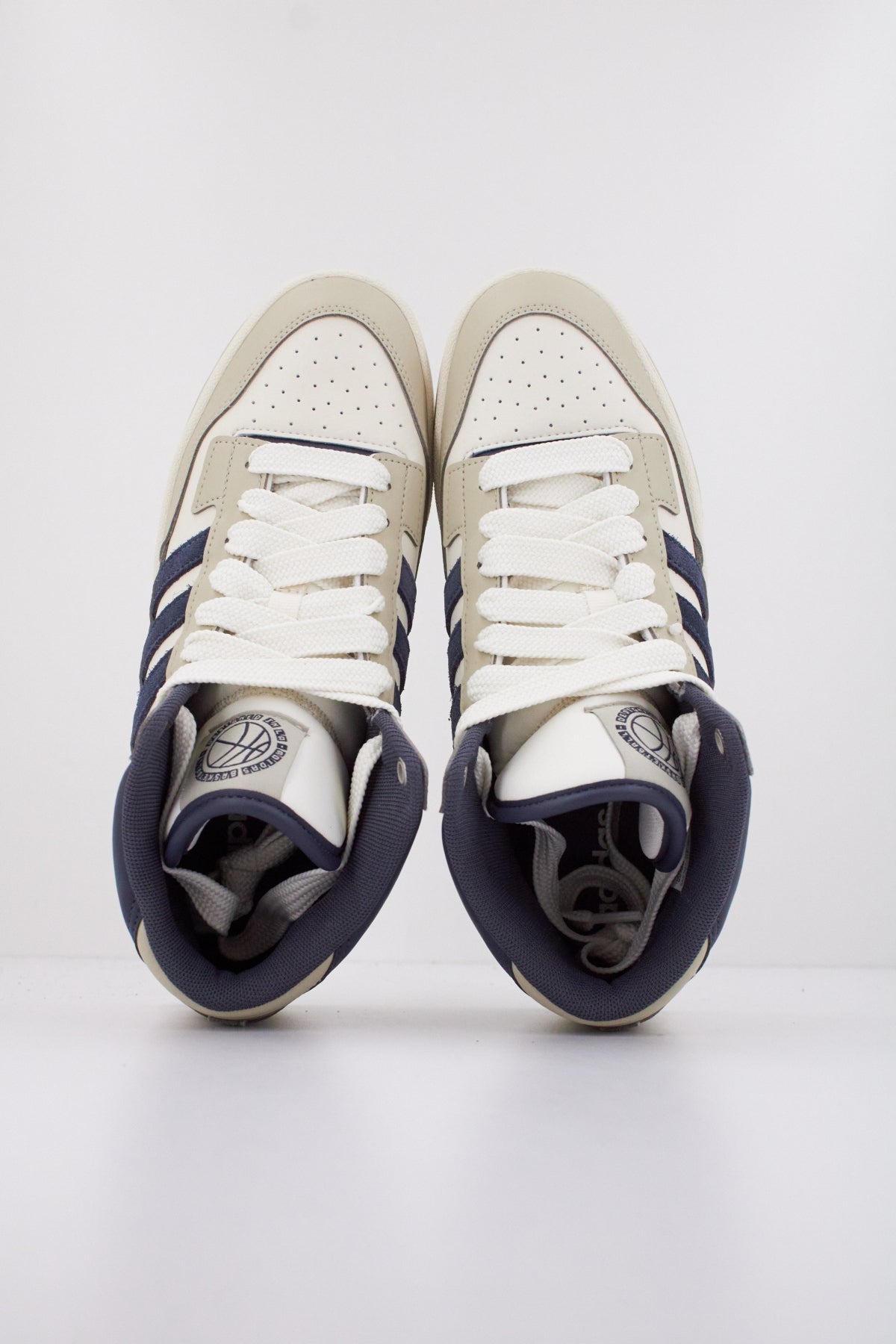 ADIDAS RAPID COURT MID en color BEIS  (3)