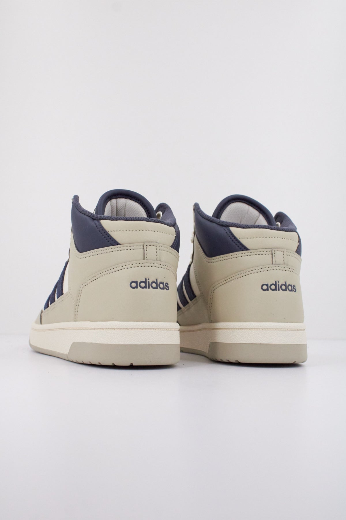 ADIDAS RAPID COURT MID en color BEIS  (4)