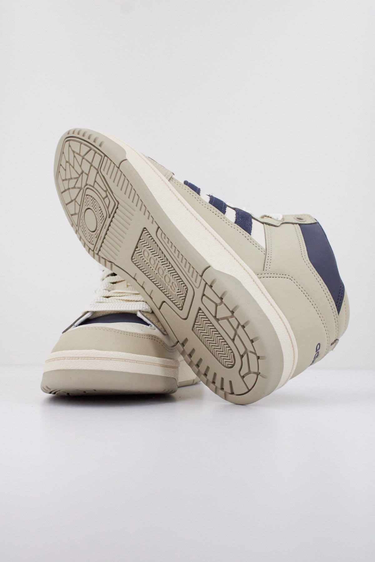 ADIDAS RAPID COURT MID en color BEIS  (5)