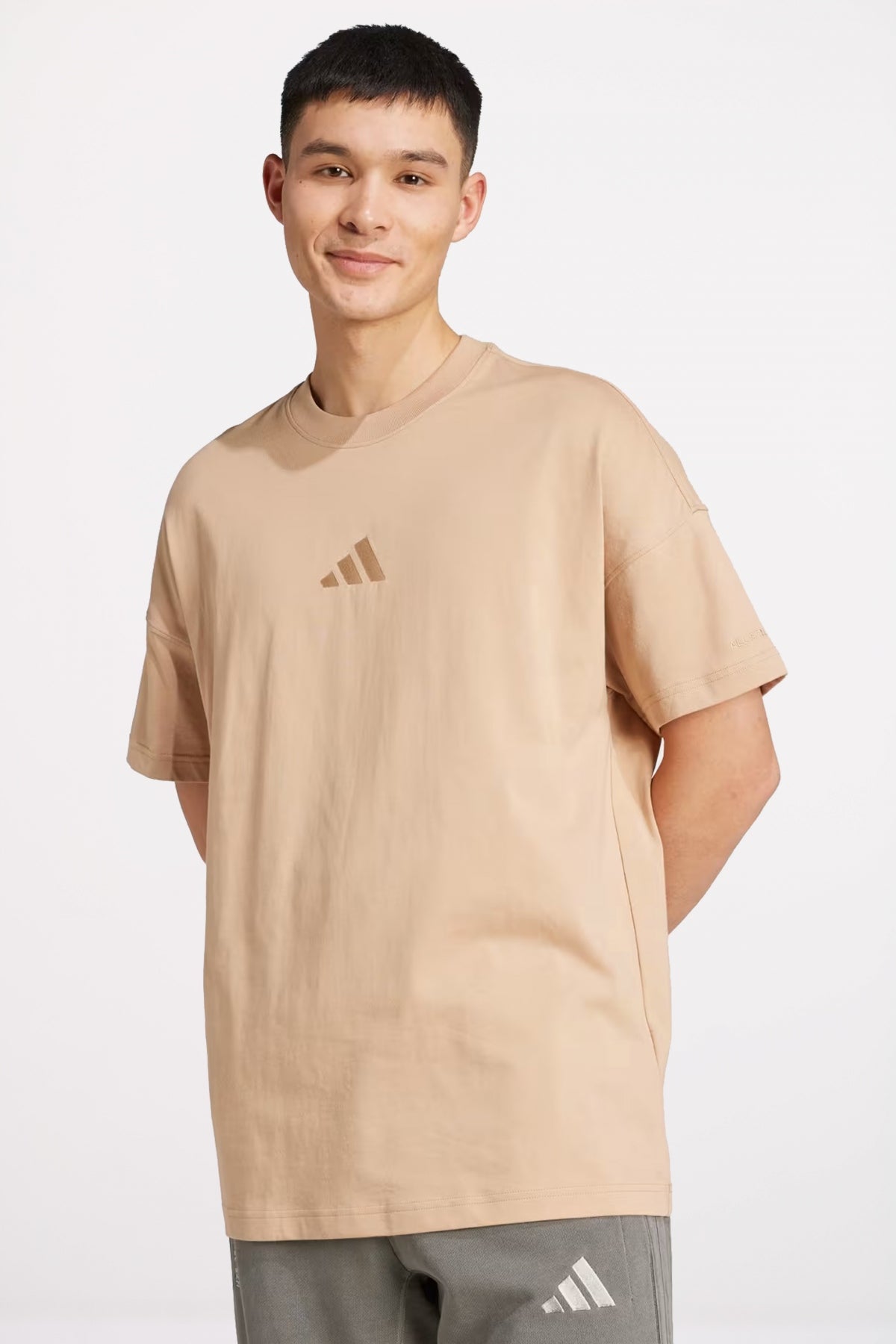 ADIDAS ALL SZN TEE en color MARRON  (1)