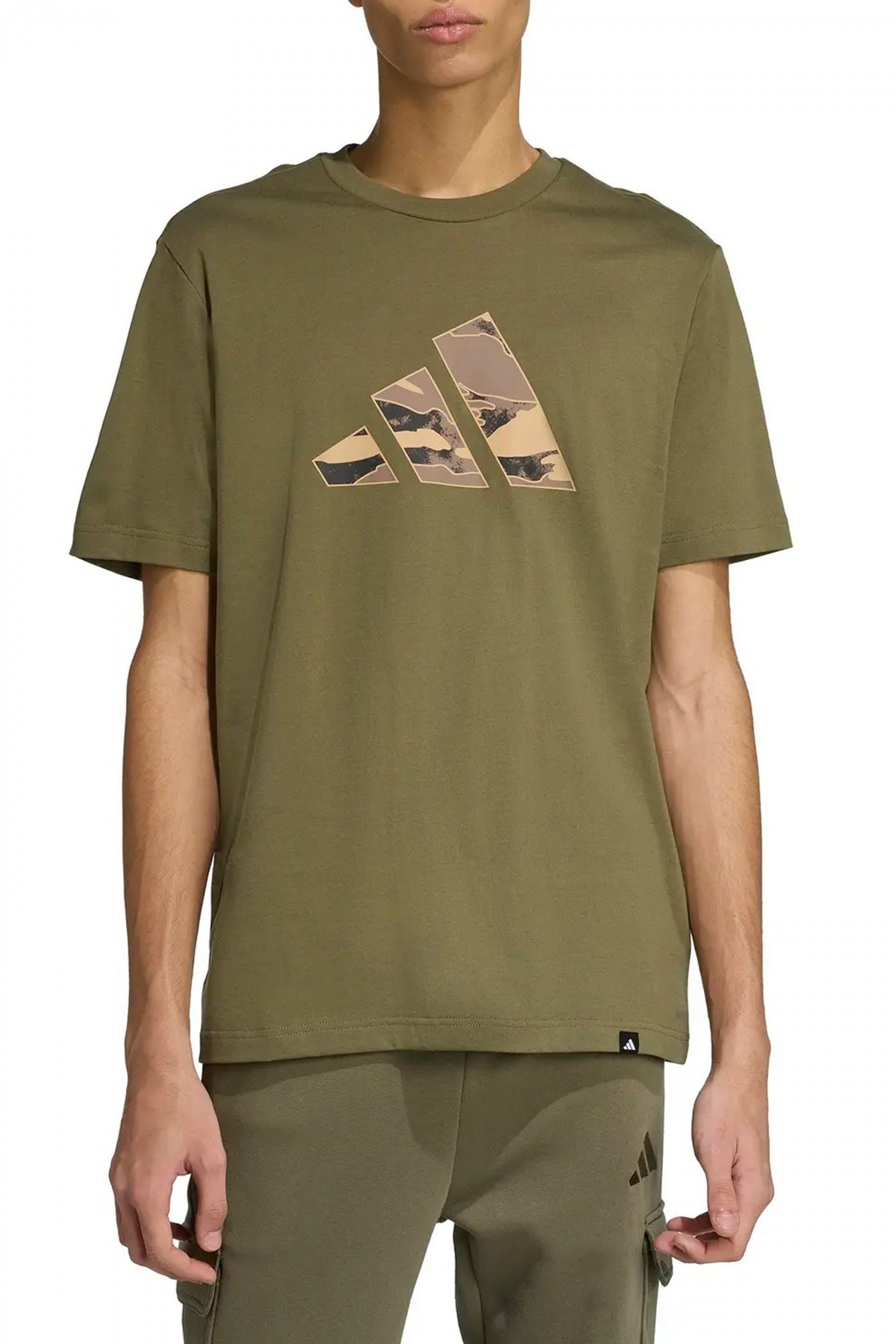 ADIDAS M CAMO LOGO T en color VERDE  (1)