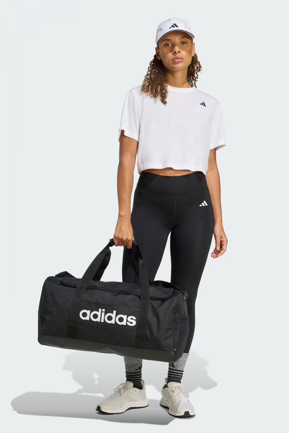 ADIDAS LINEAR DUFFEL M en color NEGRO  (4)