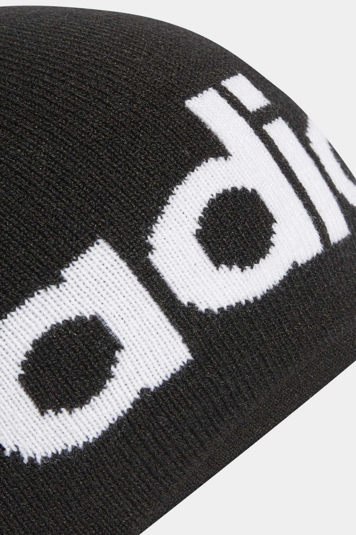 ADIDAS DAILY BEANIE en color NEGRO  (2)