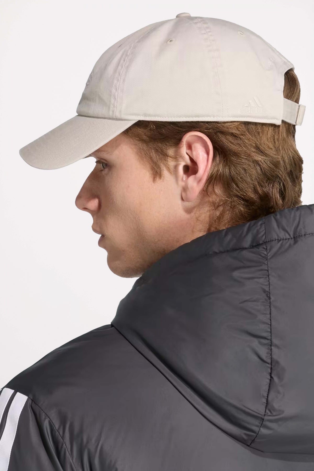 ADIDAS  SPW DAD CAP  en color BEIS  (4)