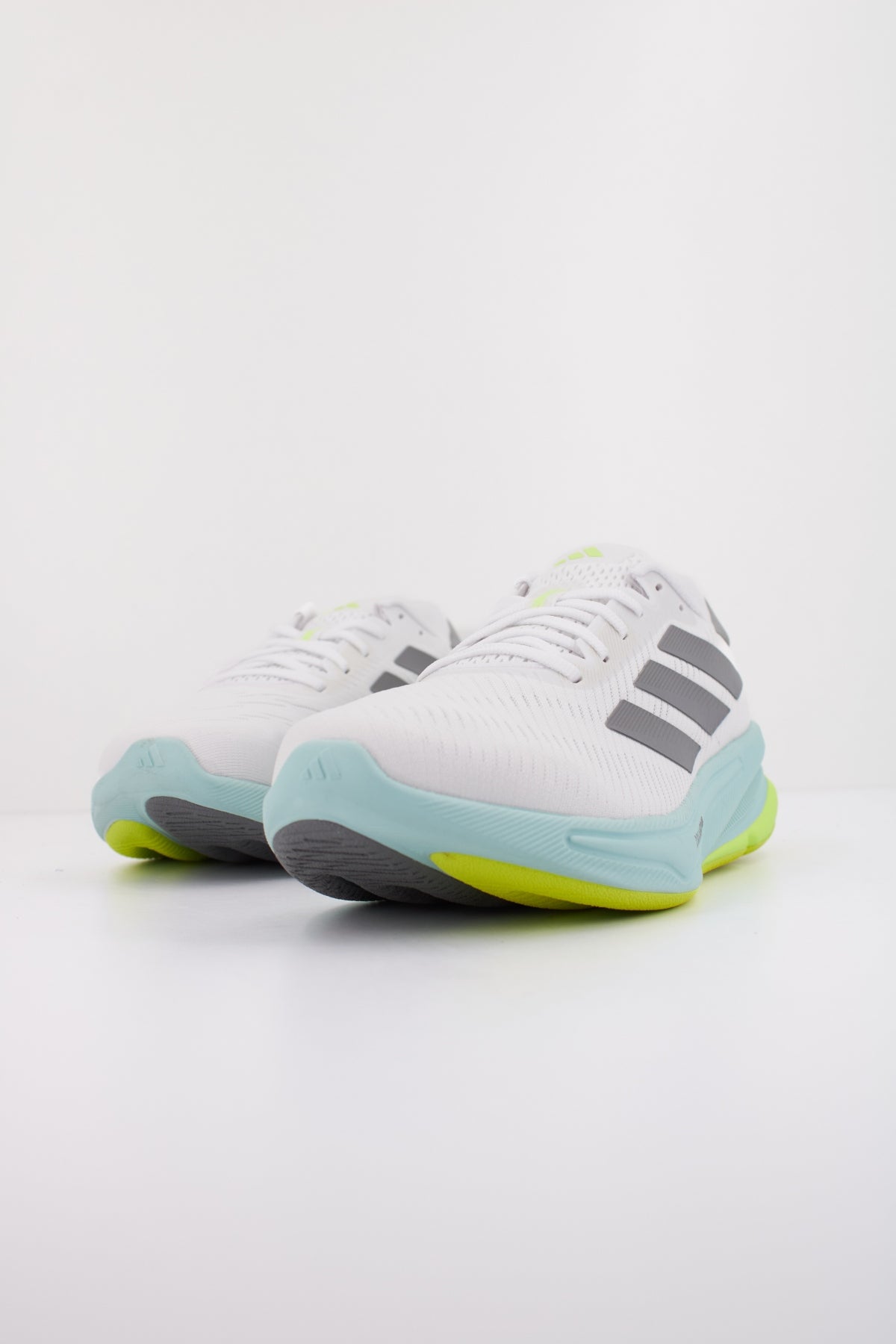 ADIDAS SUPERNOVA EASE M en color BLANCO  (2)