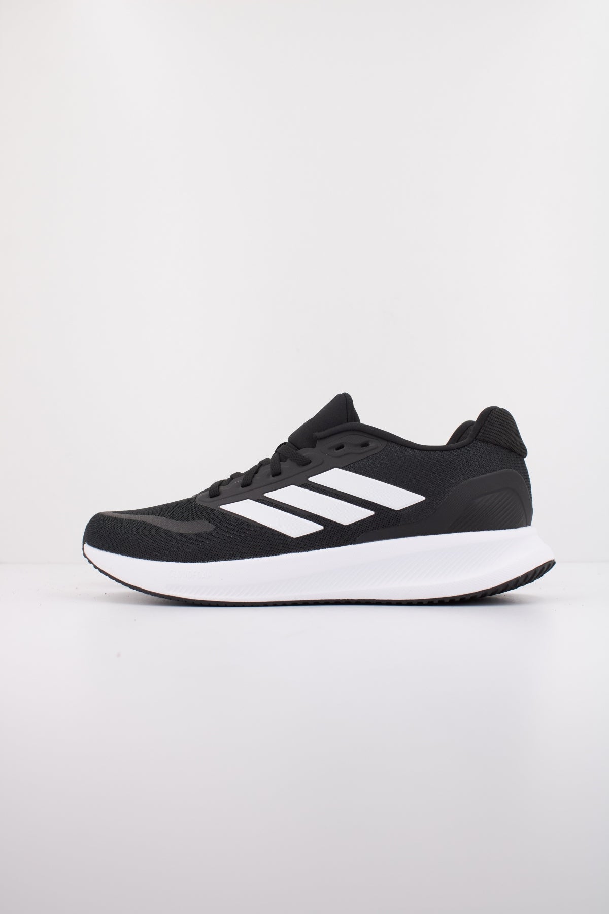 ADIDAS RUNFALCON  en color NEGRO  (1)
