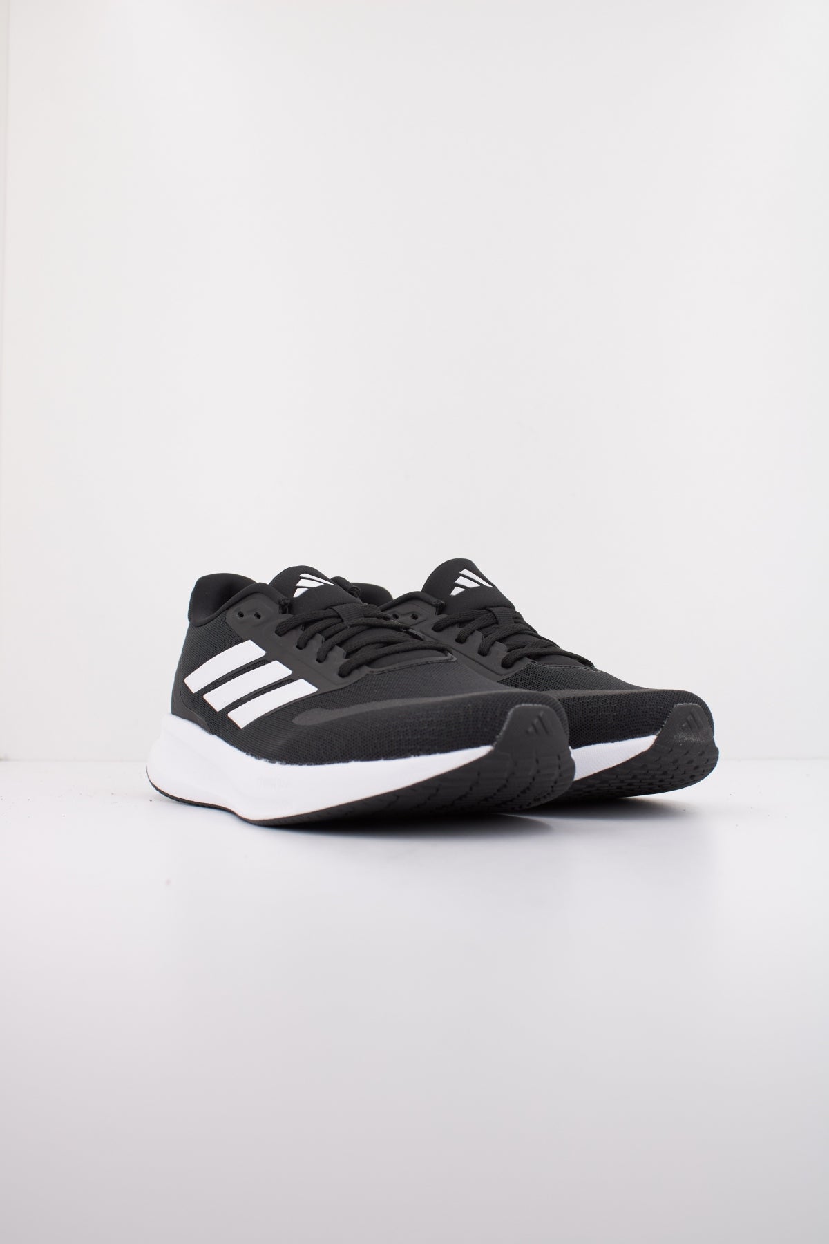 ADIDAS RUNFALCON  en color NEGRO  (2)