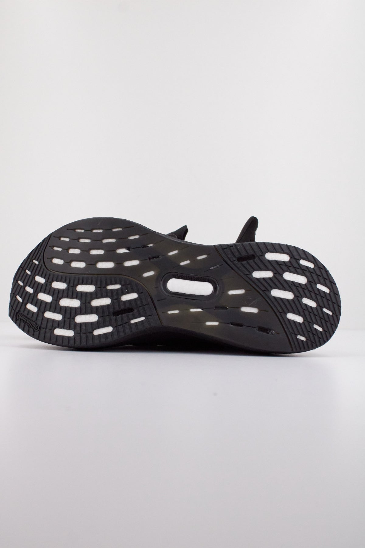 ADIDAS ULTRABOOST  en color NEGRO  (4)