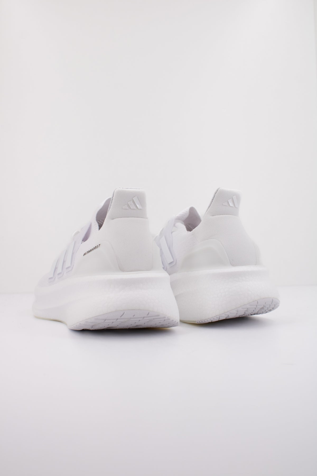 ADIDAS ULTRABOOST  en color BLANCO  (4)
