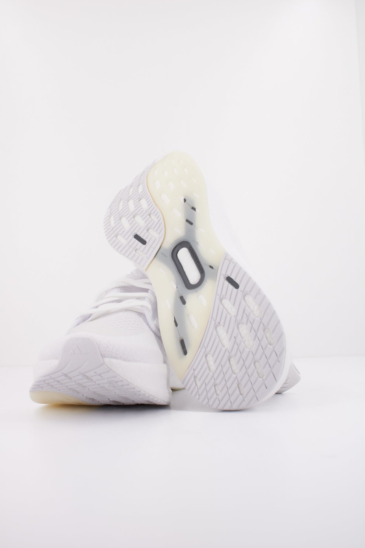 ADIDAS ULTRABOOST  en color BLANCO  (5)