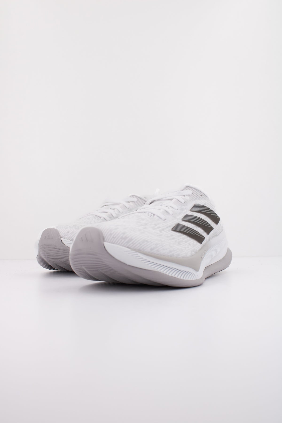 ADIDAS SUPERNOVA COMFORTGL en color BLANCO  (2)