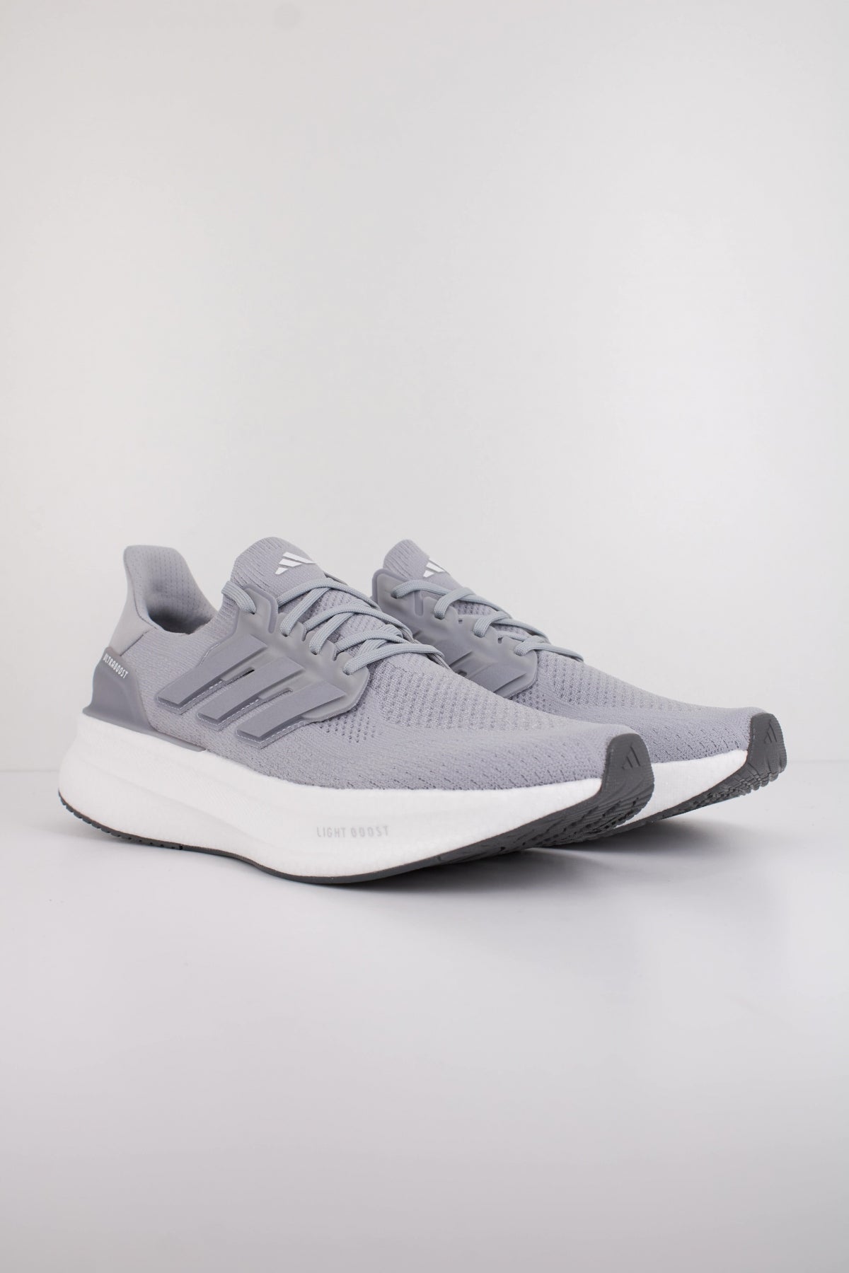 ADIDAS ULTRABOOST  en color GRIS  (2)