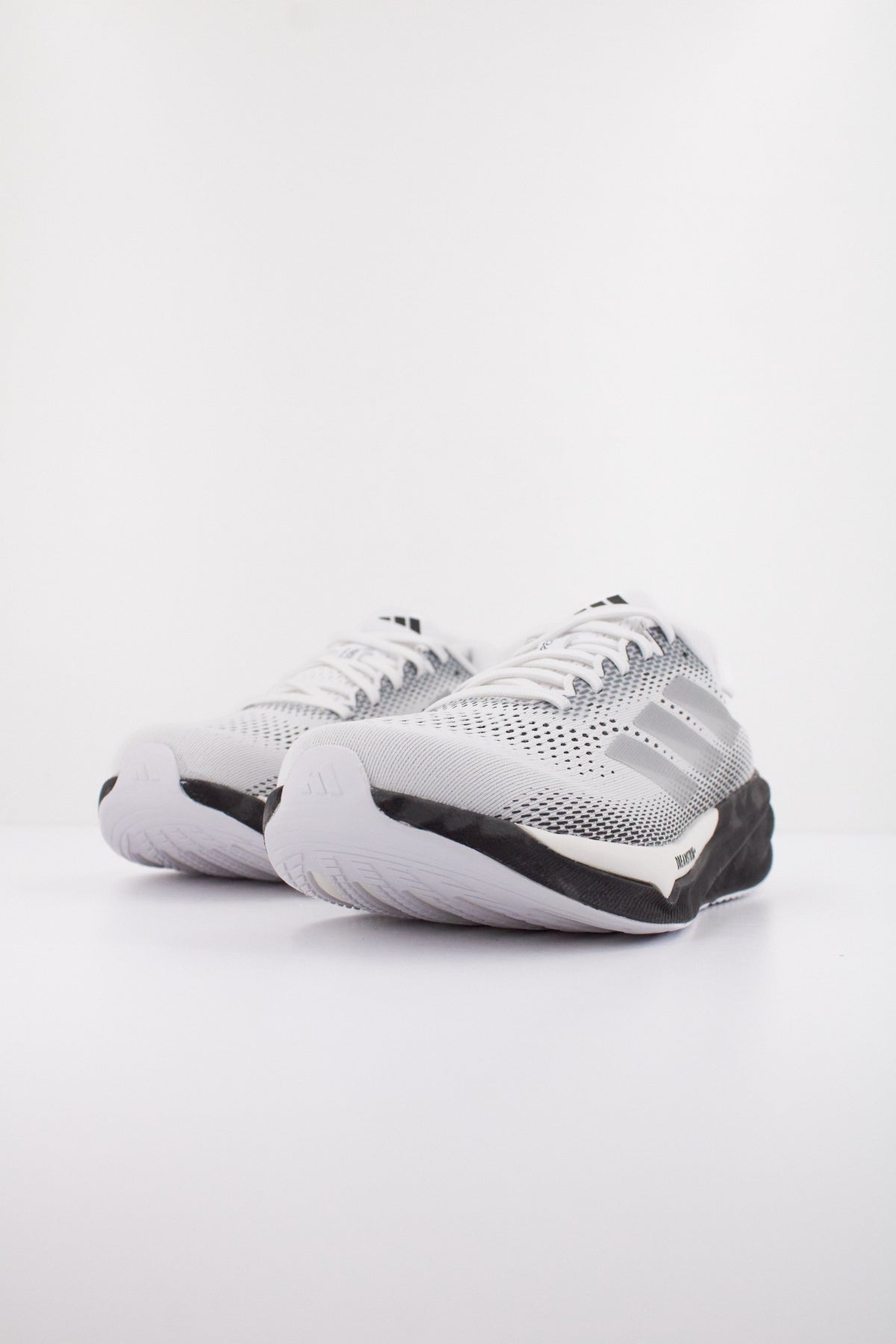ADIDAS SUPERNOVA STRIDE  en color BLANCO  (2)