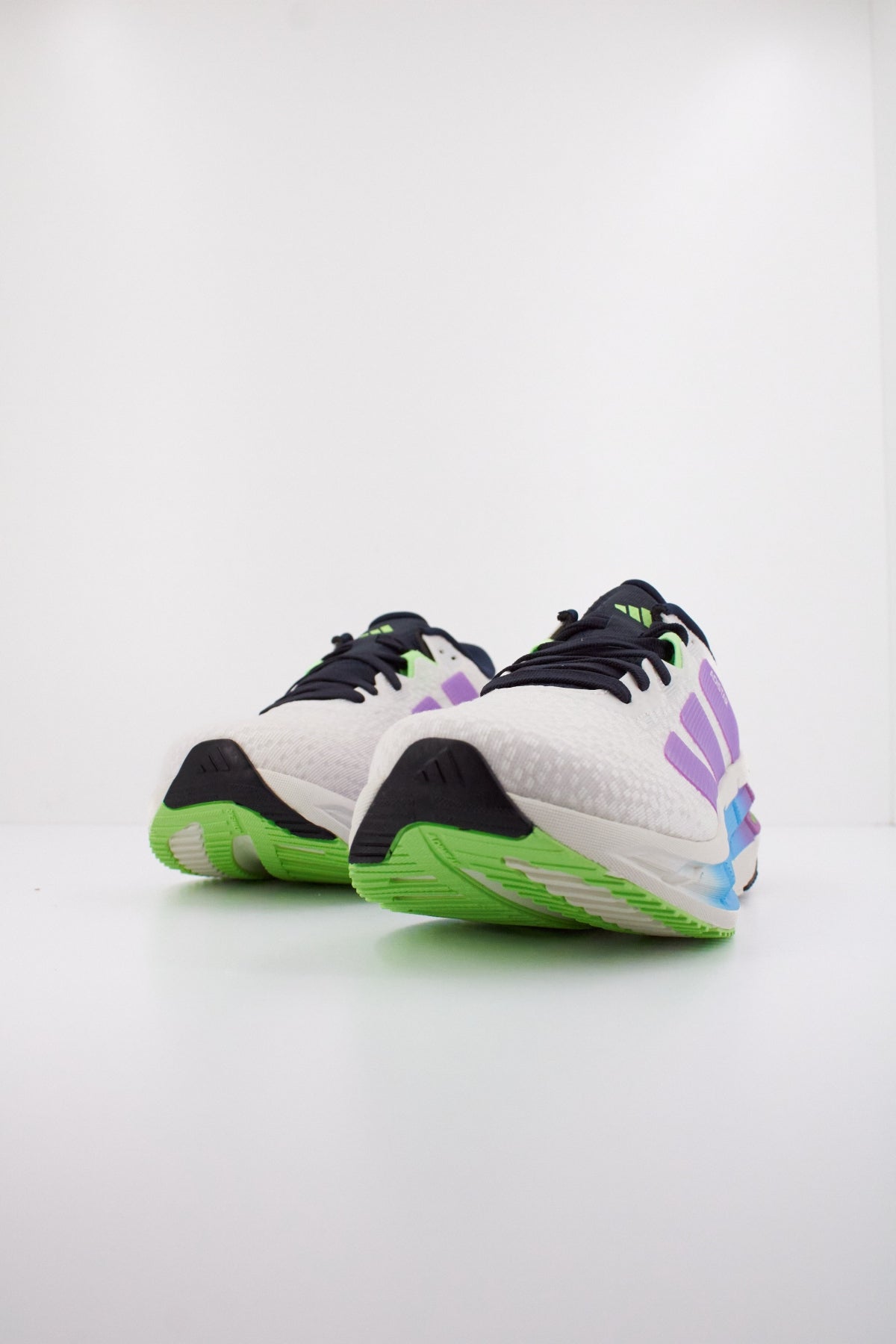ADIDAS ADISTAR  M en color BLANCO  (2)