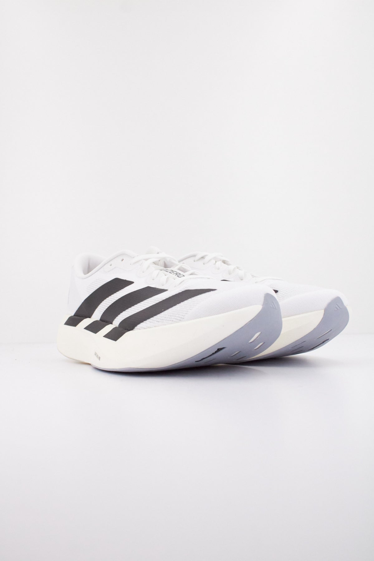 ADIDAS ADIZERO EVO SL M en color BLANCO  (2)