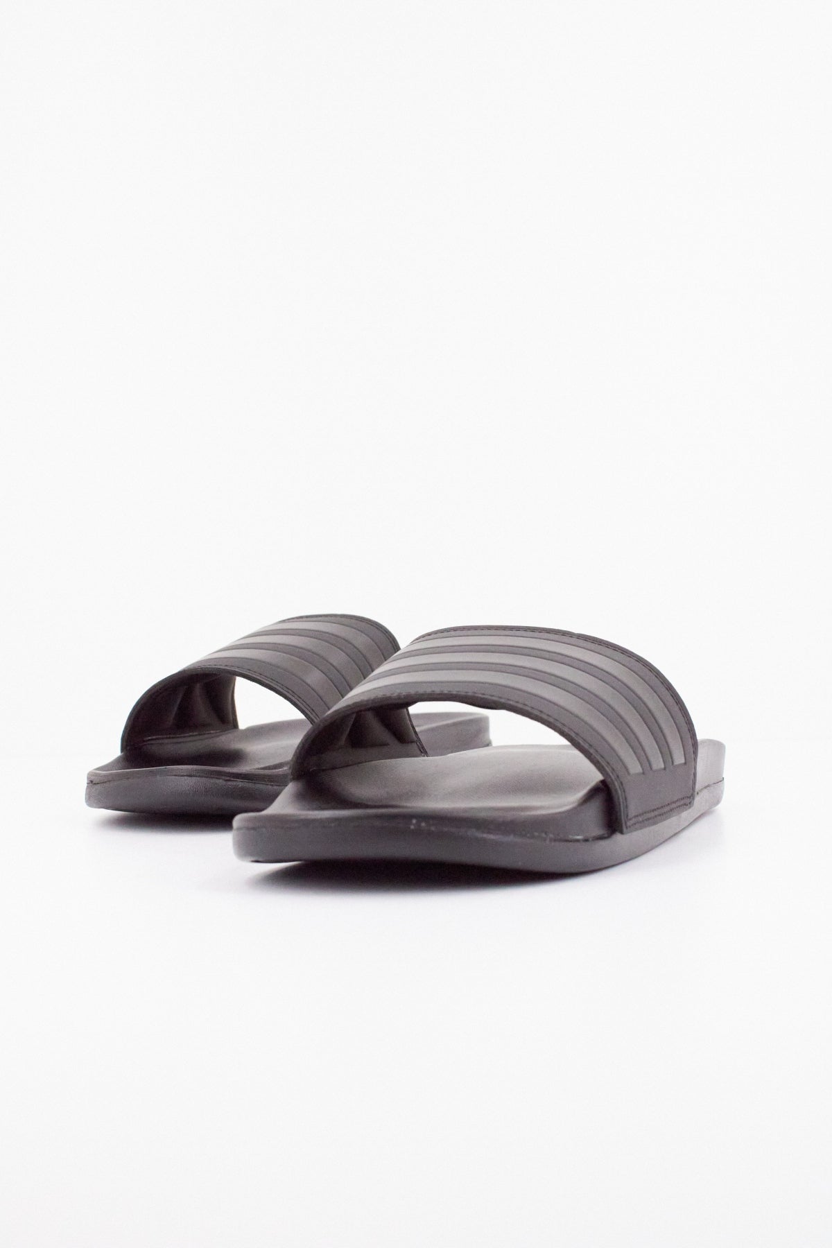 ADIDAS ADILETTE COMFORT en color NEGRO  (2)