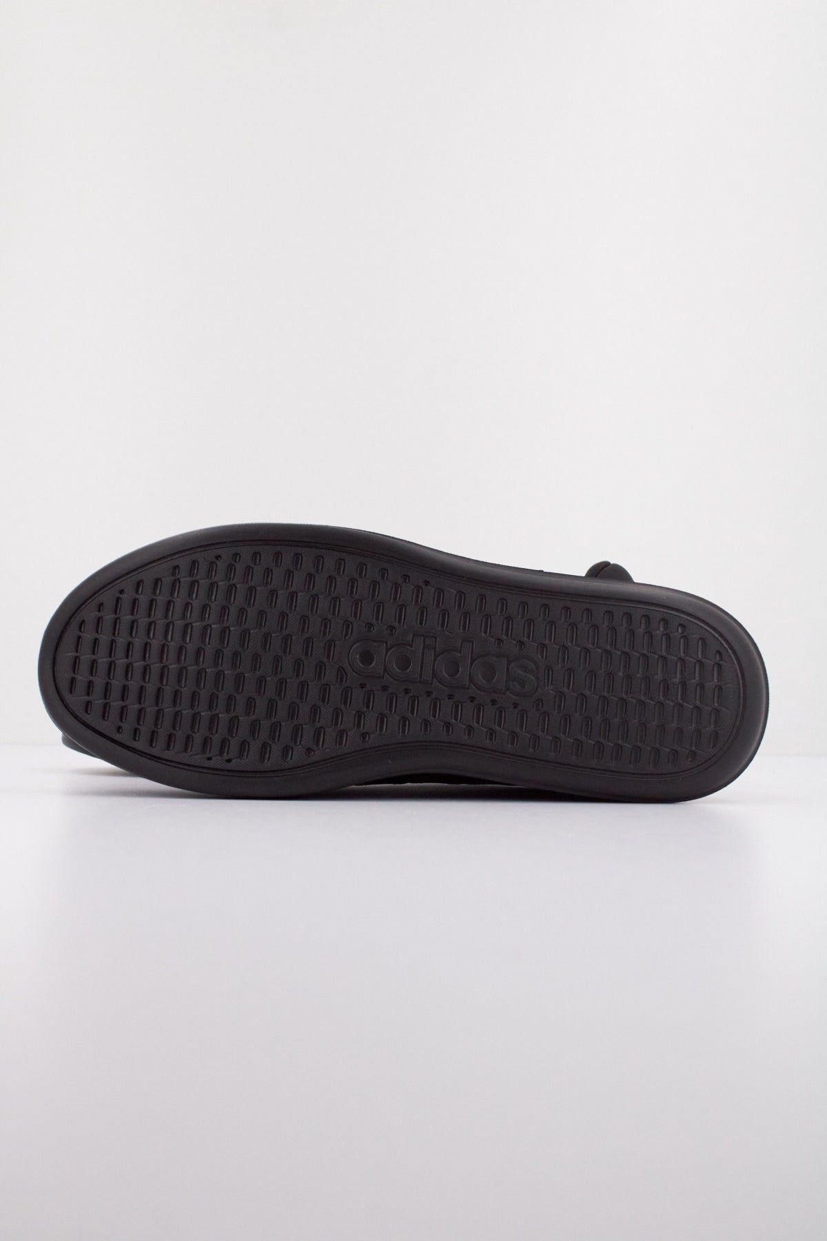 ADIDAS LITECOURT en color NEGRO  (4)