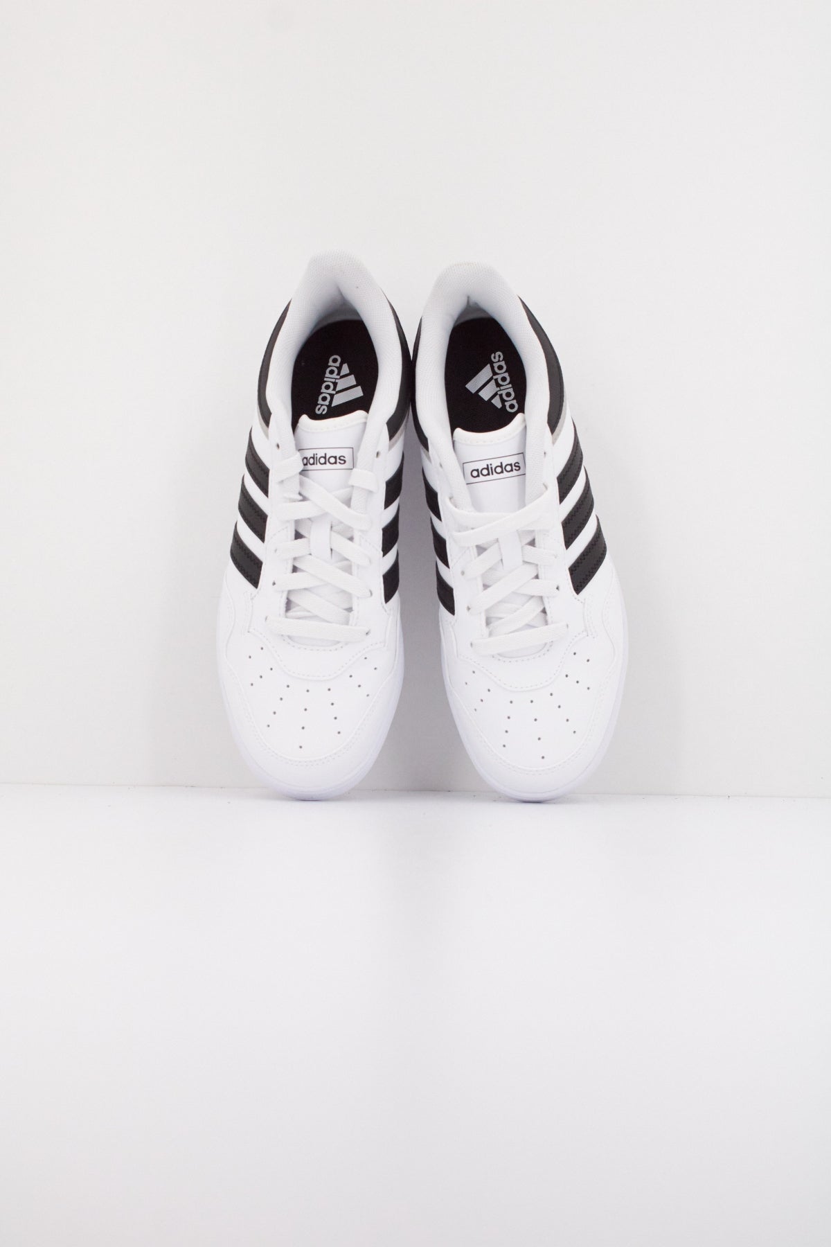 ADIDAS HOOPS . en color BLANCO  (3)