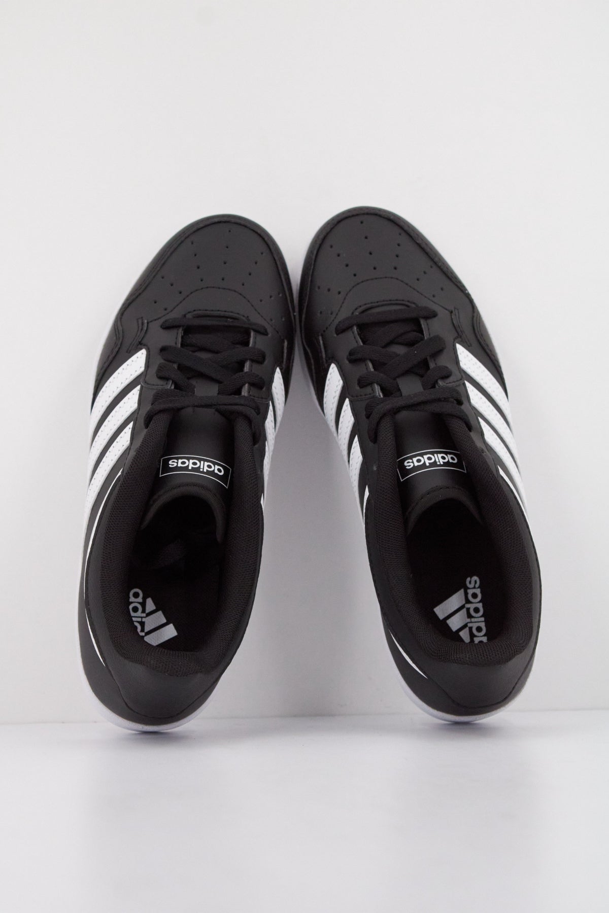 ADIDAS HOOPS . en color NEGRO  (3)