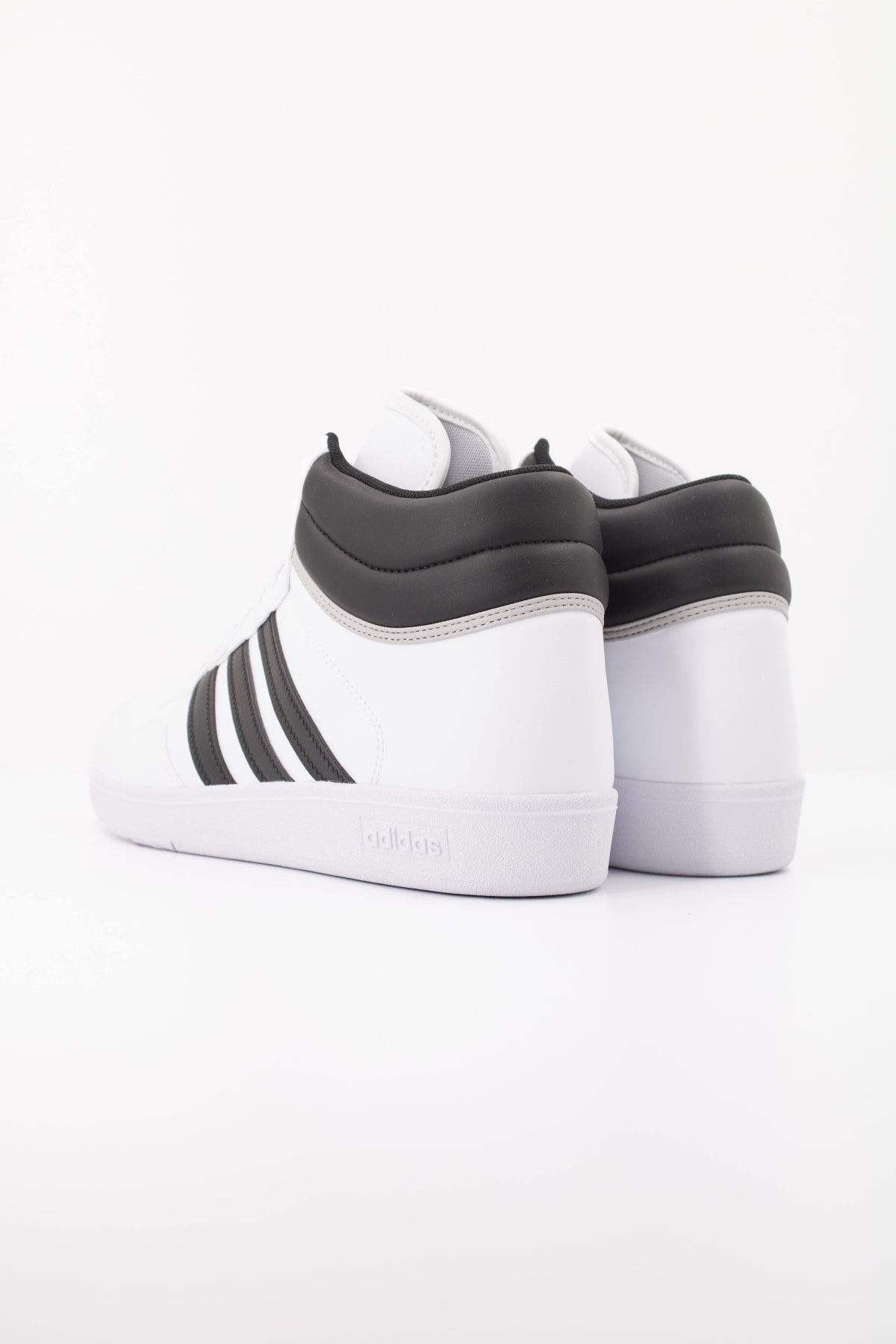 ADIDAS HOOPS . MID en color BLANCO  (4)
