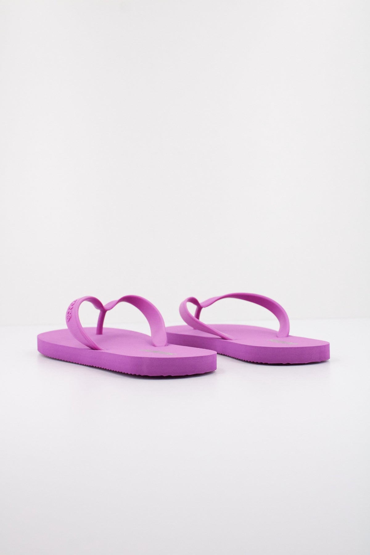 ADIDAS  KEITAKI ALPHA  en color VIOLETA  (4)