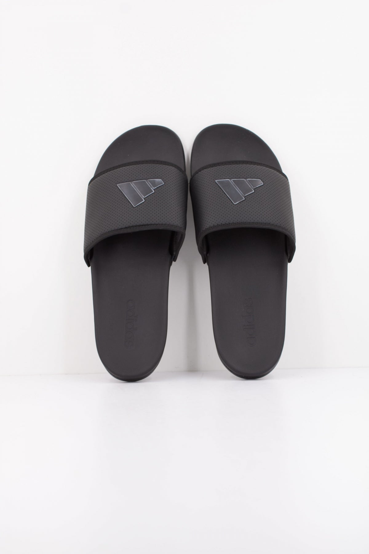 ADIDAS ADILETTE COMFORT en color NEGRO  (1)
