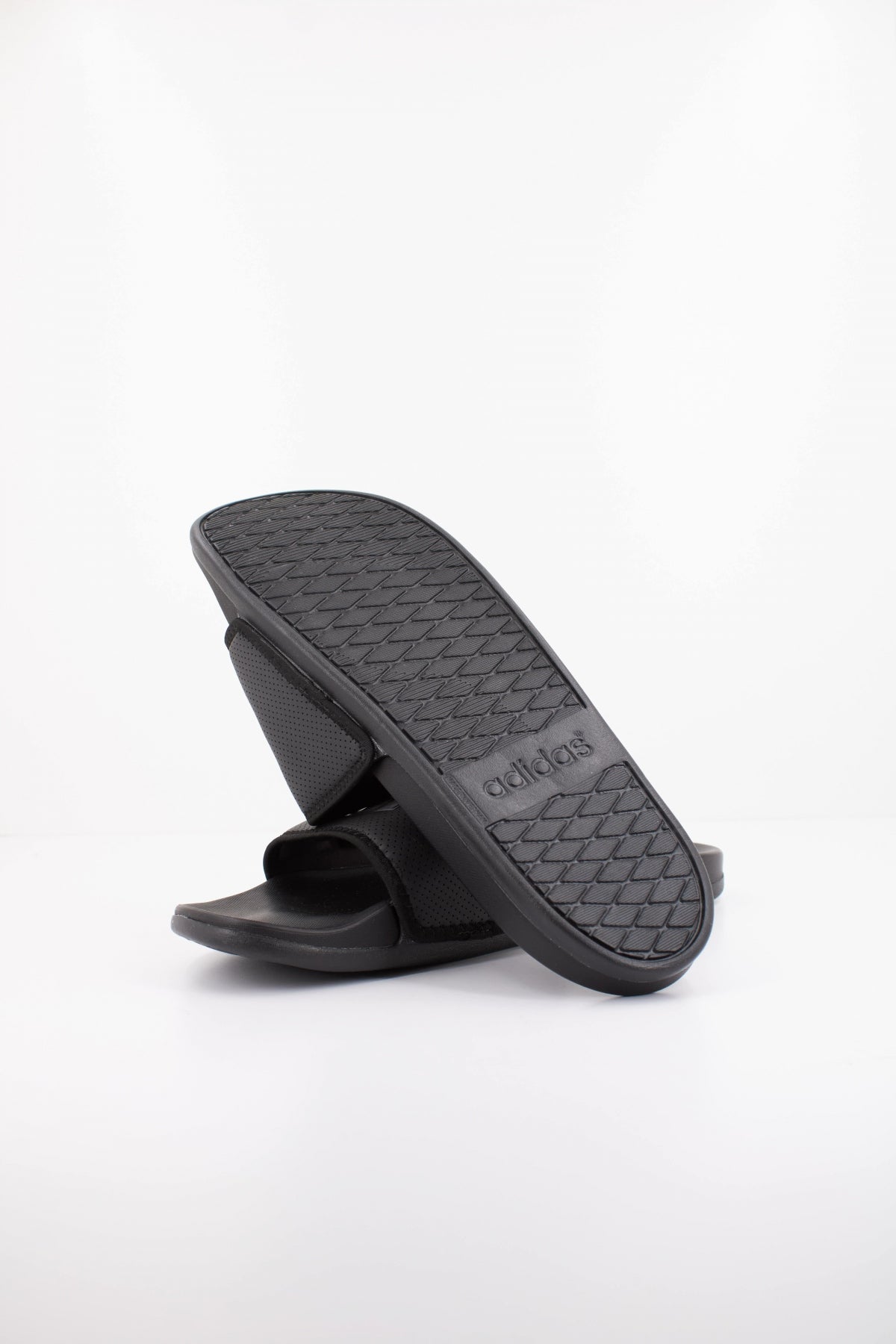 ADIDAS ADILETTE COMFORT en color NEGRO  (4)