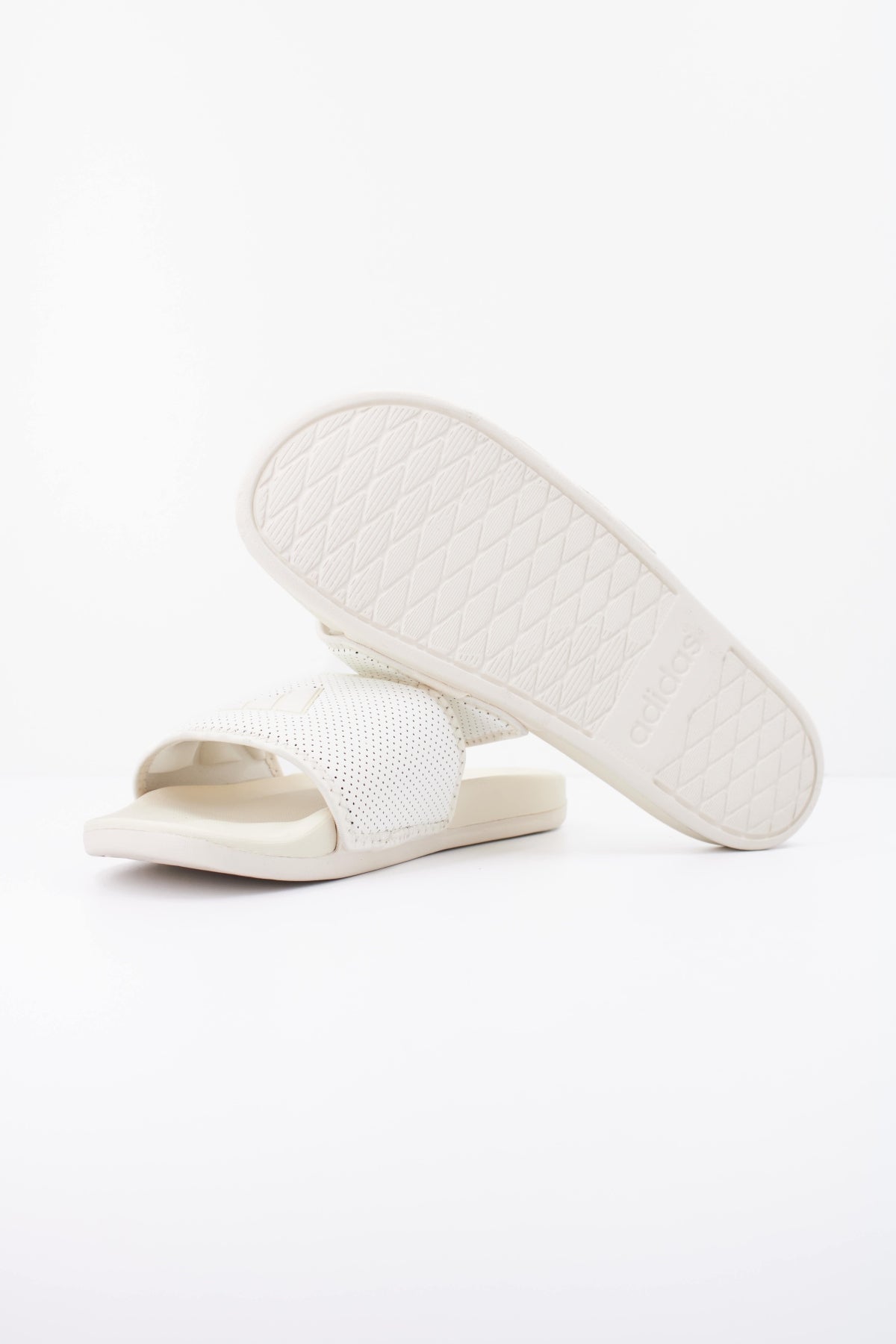 ADIDAS ADILETTE COMFORT en color BLANCO  (5)
