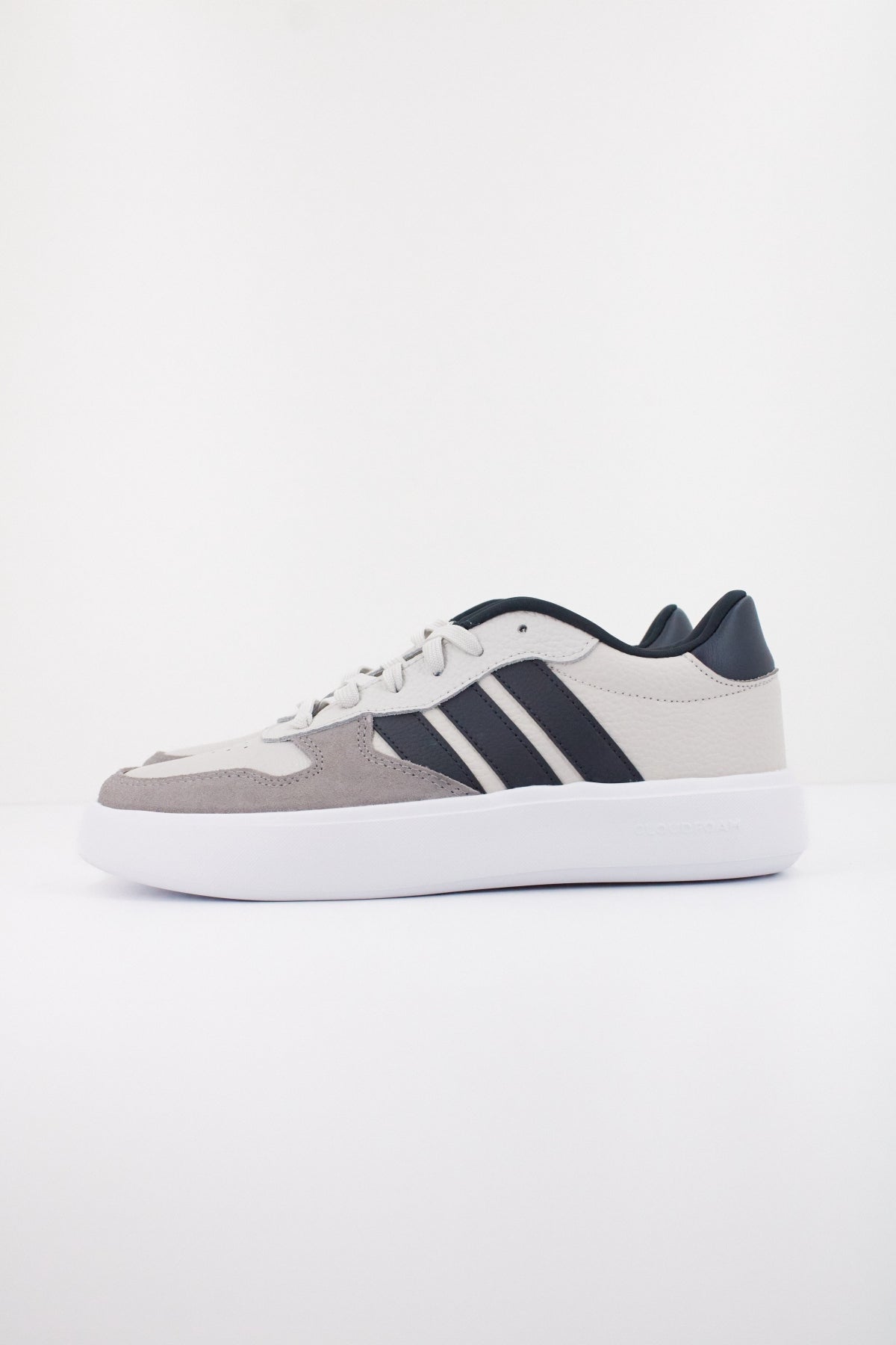 ADIDAS LITECOURT en color GRIS  (1)