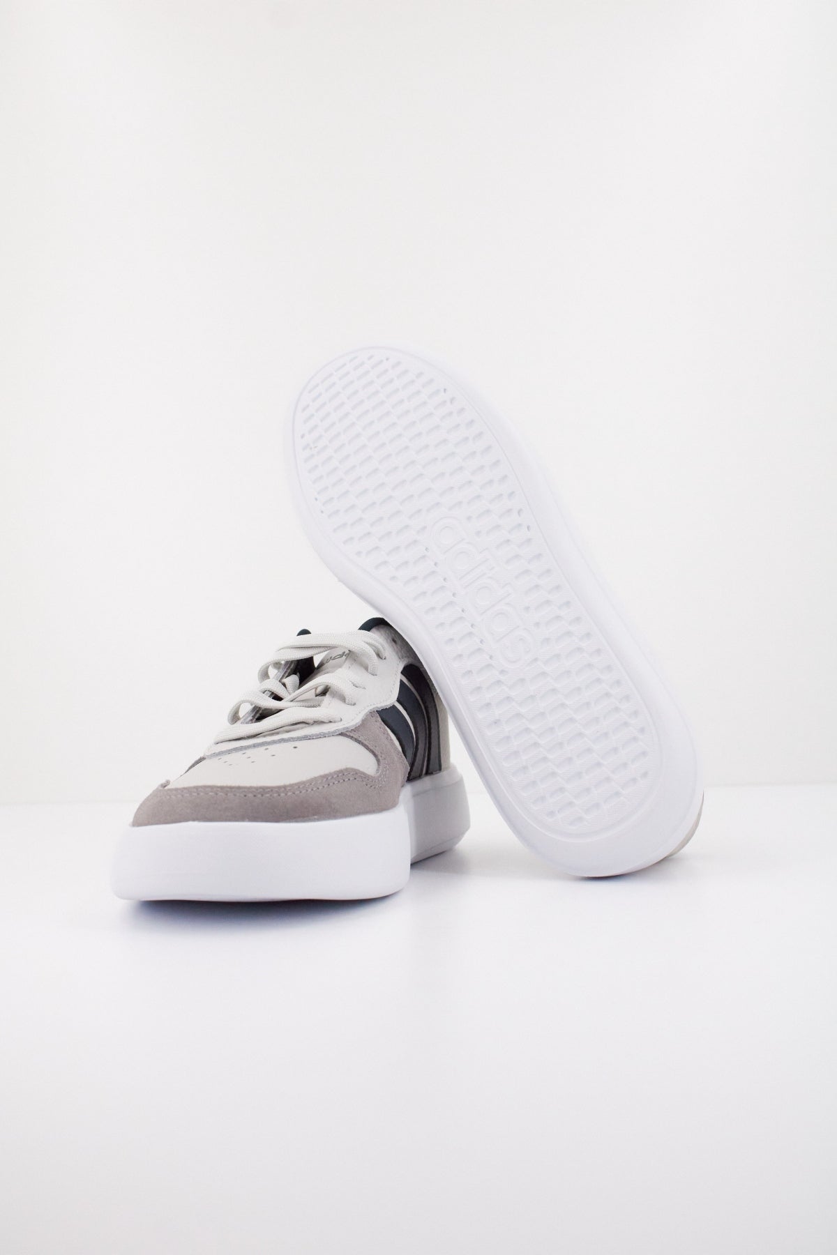 ADIDAS LITECOURT en color GRIS  (5)