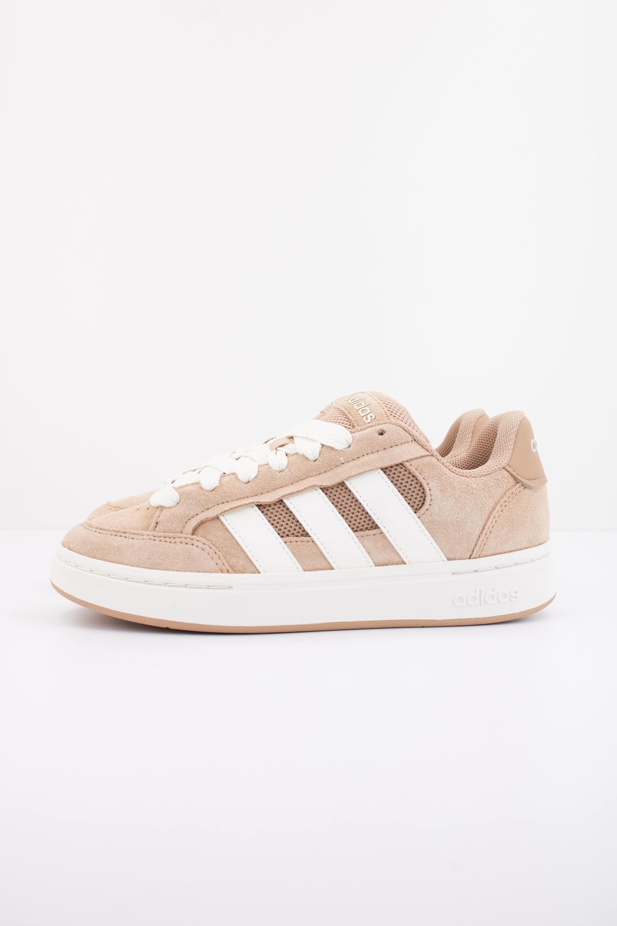 ADIDAS GC ALPHA SK en color MARRON  (1)