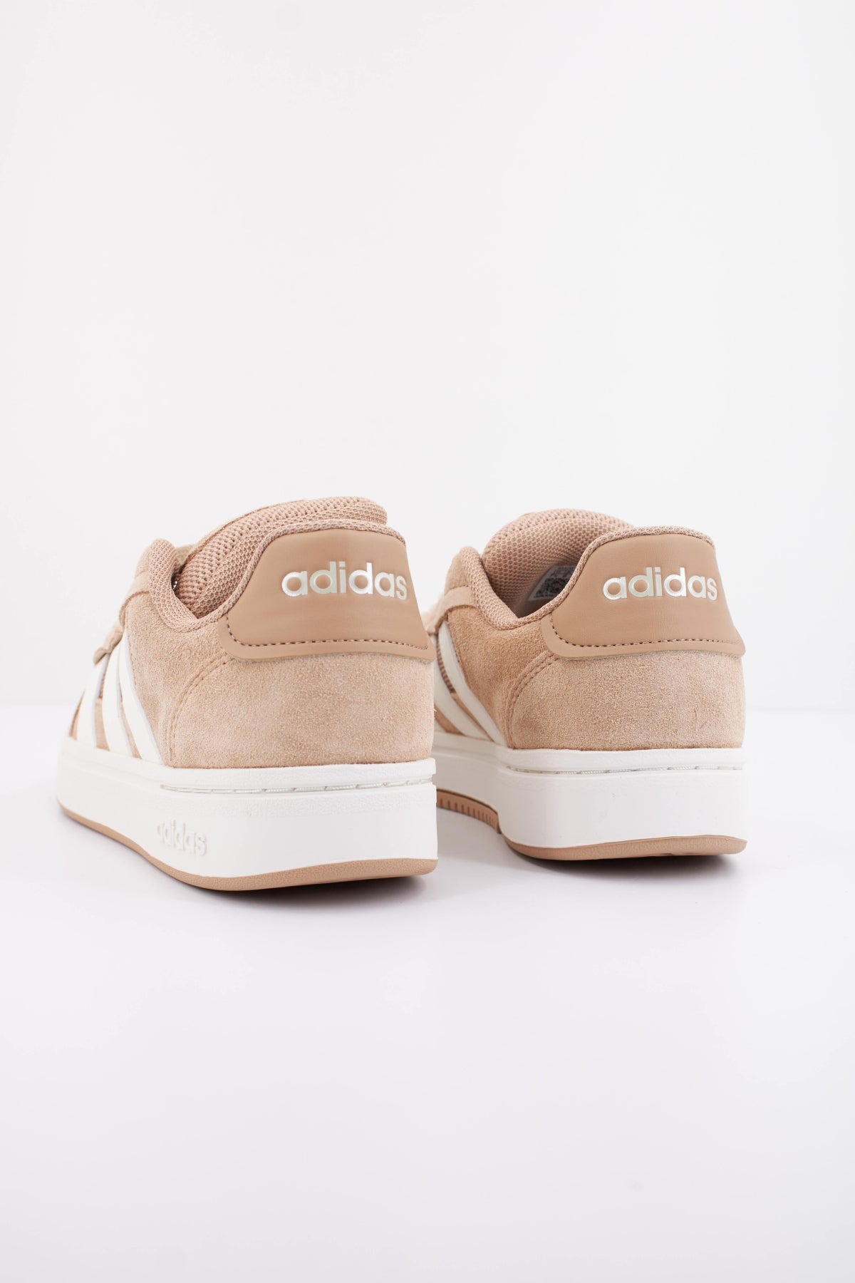ADIDAS GC ALPHA SK en color MARRON  (4)