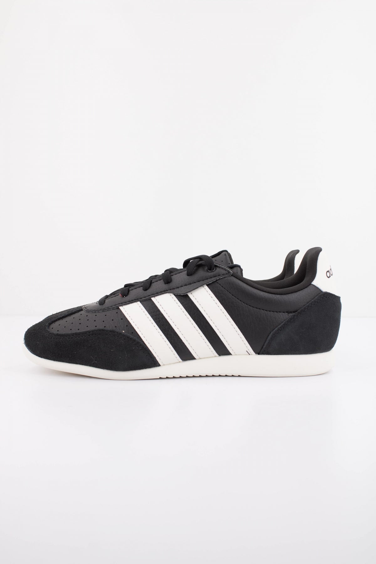 ADIDAS BARREDA LO en color NEGRO  (1)