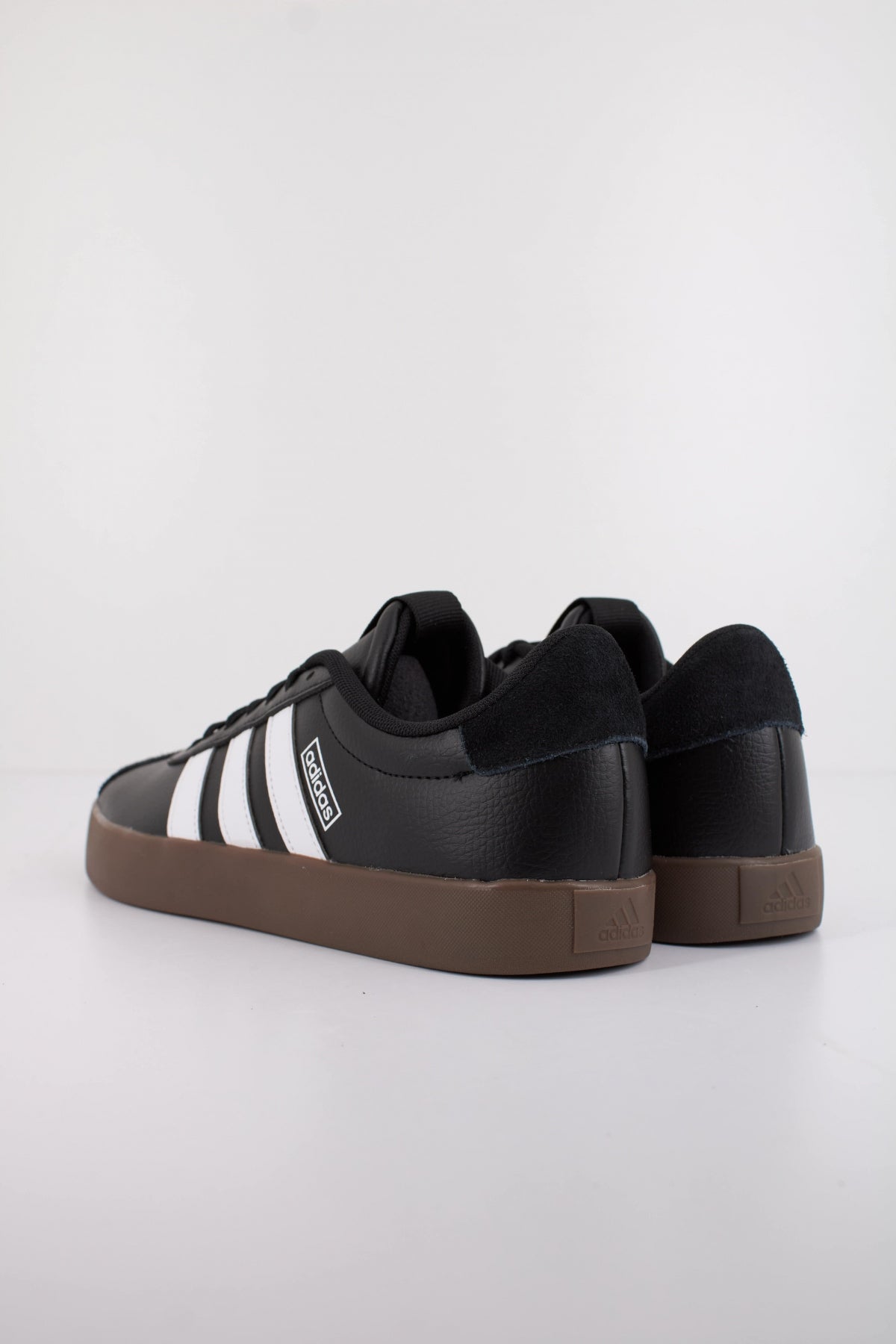 ADIDAS VL COURT . en color NEGRO  (3)