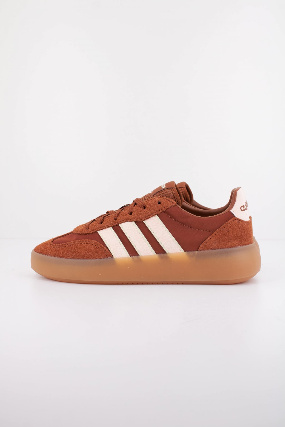 ADIDAS  BARREDA DECODE  en color MARRON  (1)